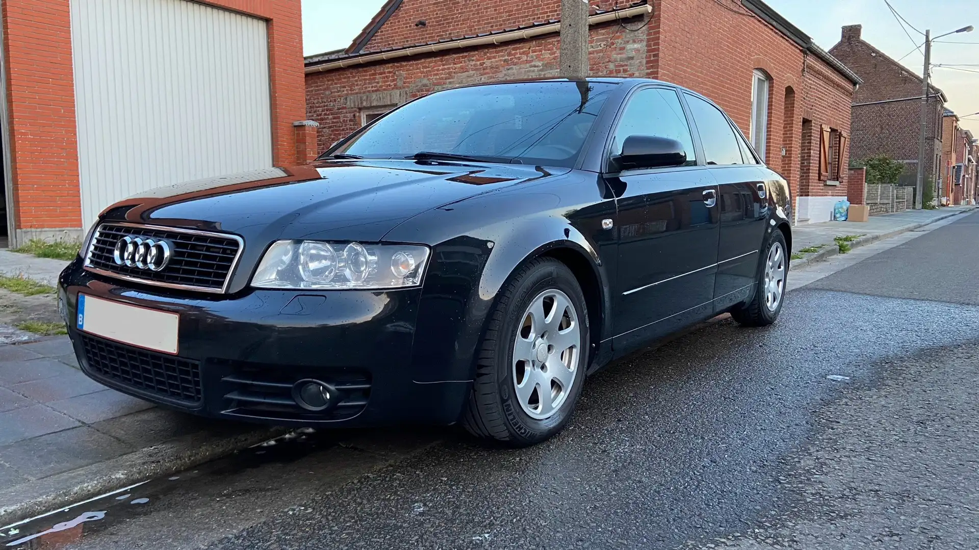 Audi A4 1.9 TDi Zwart - 1