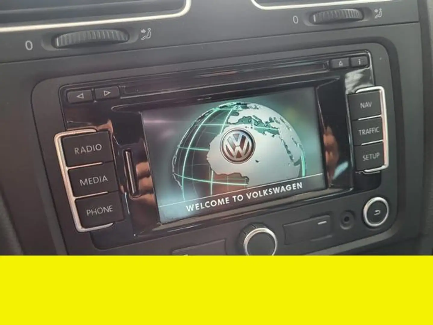 Volkswagen Golf - 1
