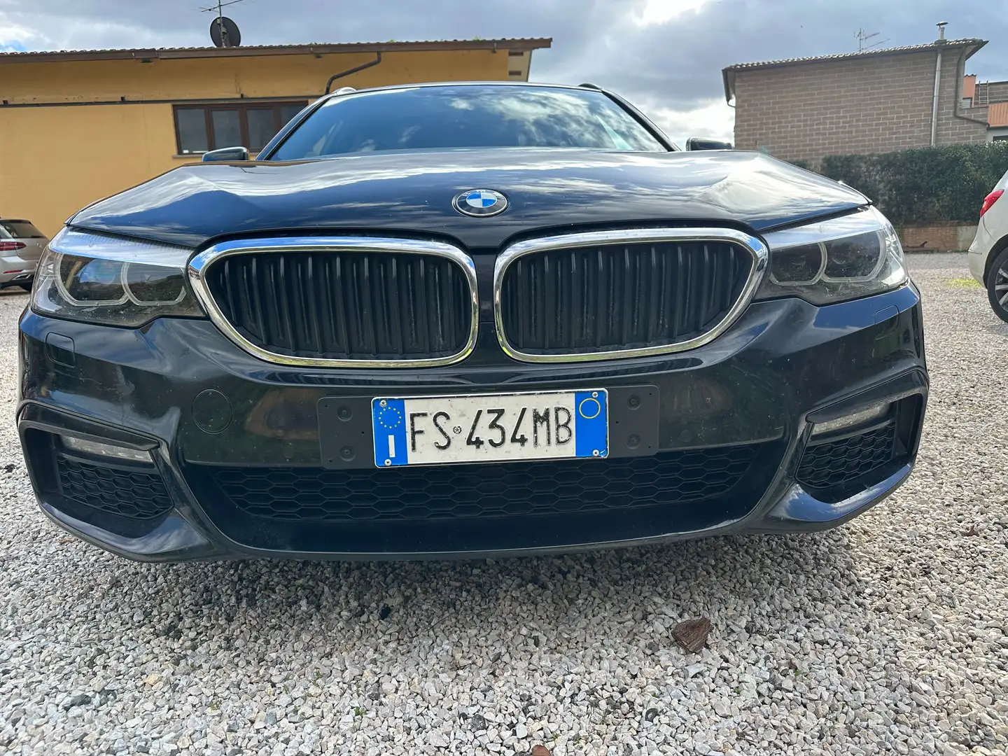 BMW 520 520d Touring Msport auto Black - 2