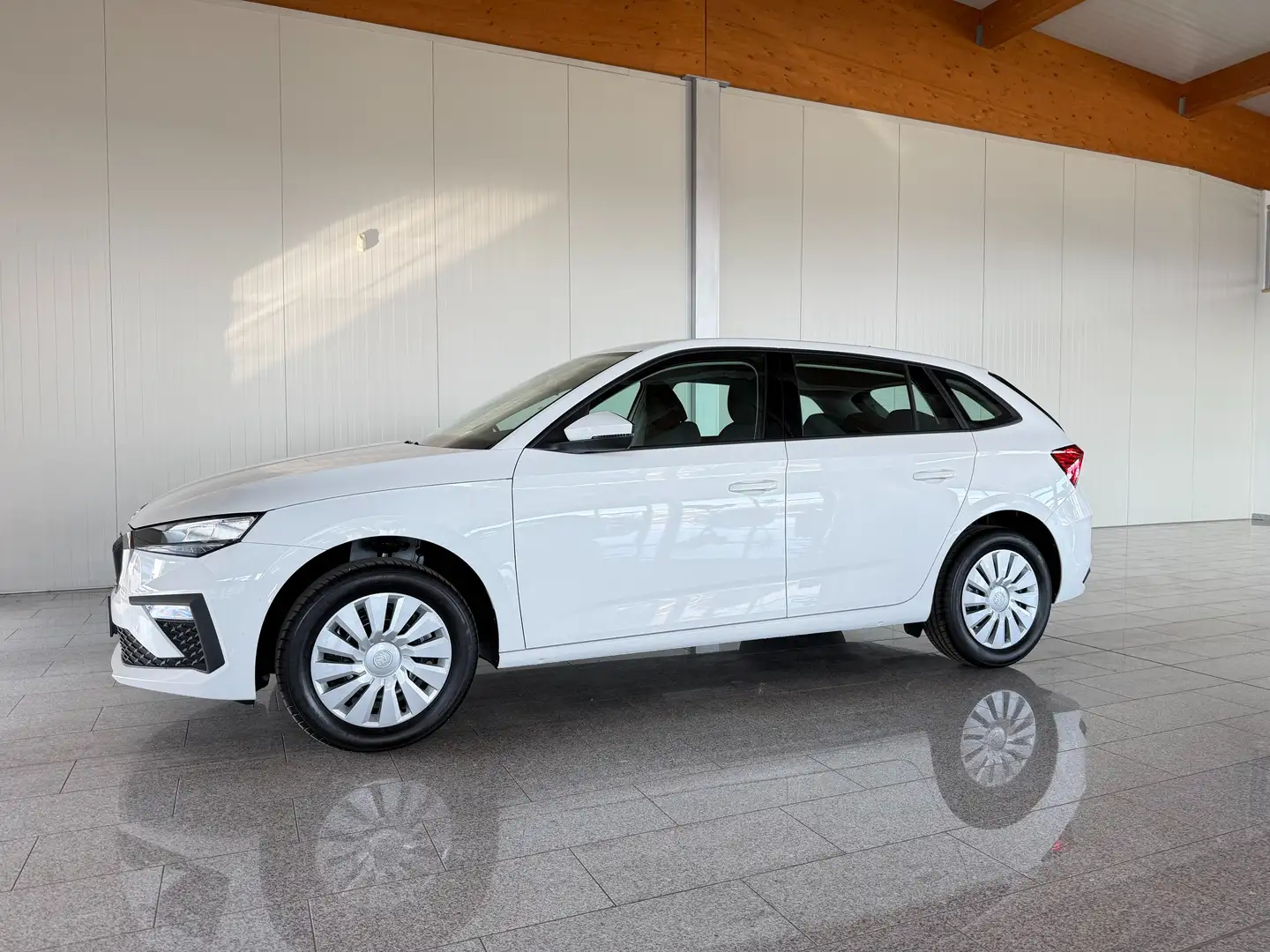 Skoda Scala Essence Weiß - 1