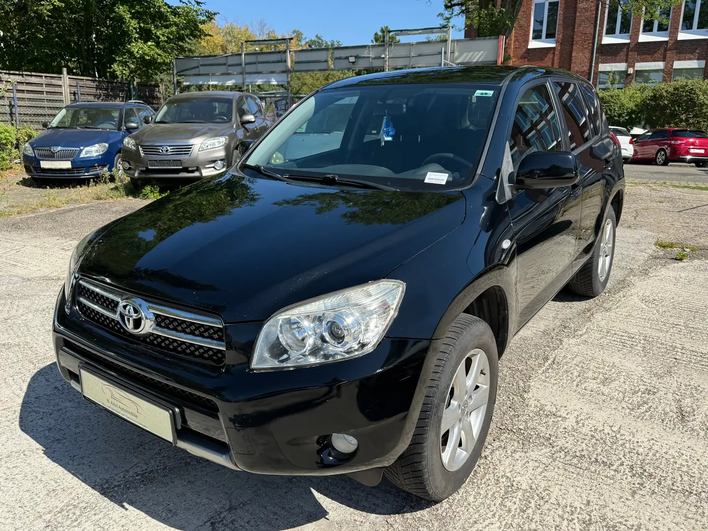 Toyota RAV 4 2.0 Cross Sport*Navi*PDC*AHK*SitzHeizung* Schwarz - 1