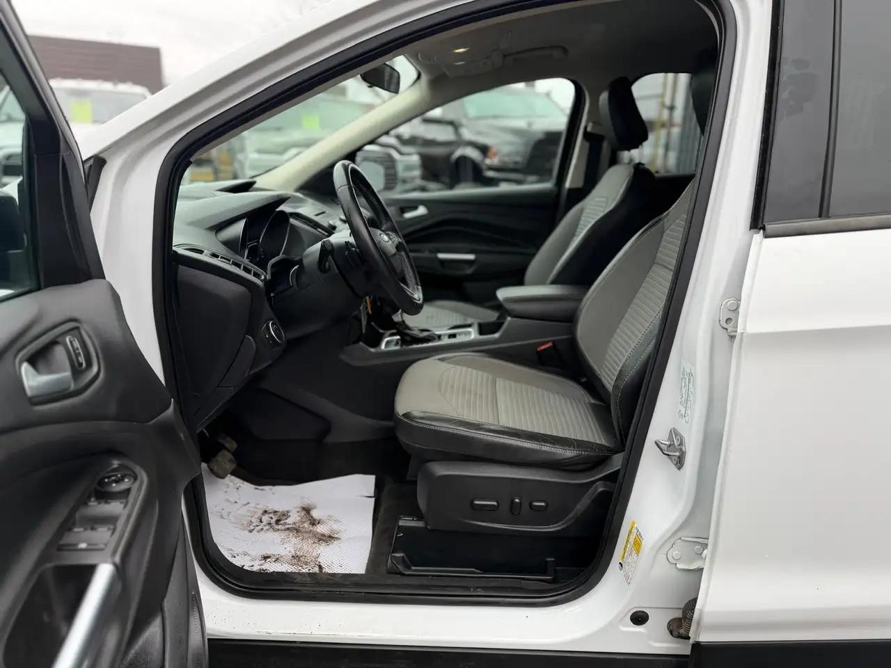 Ford Escape снимка Ford Escape