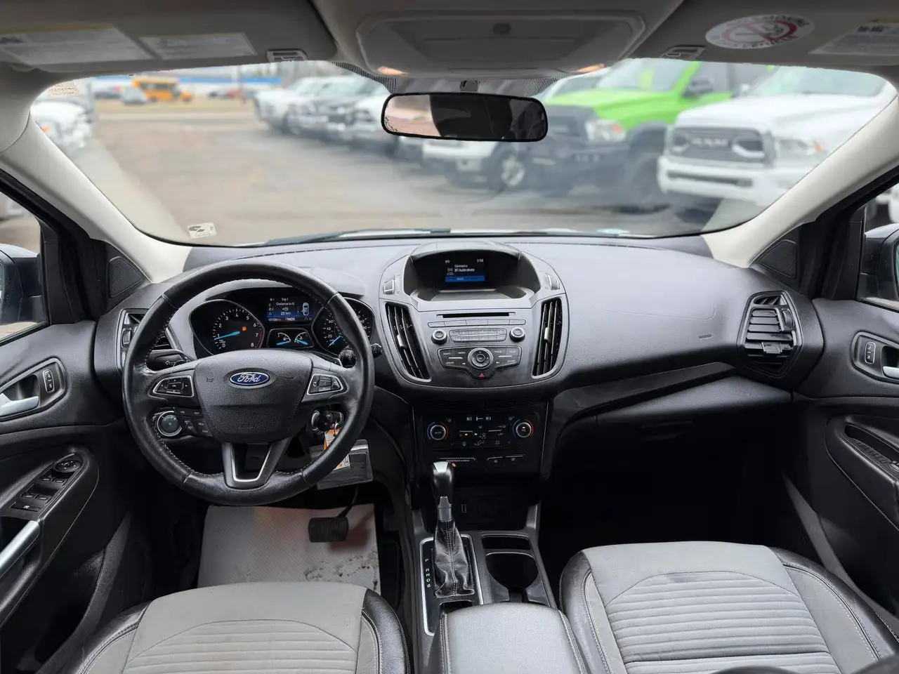 Ford Escape снимка Ford Escape