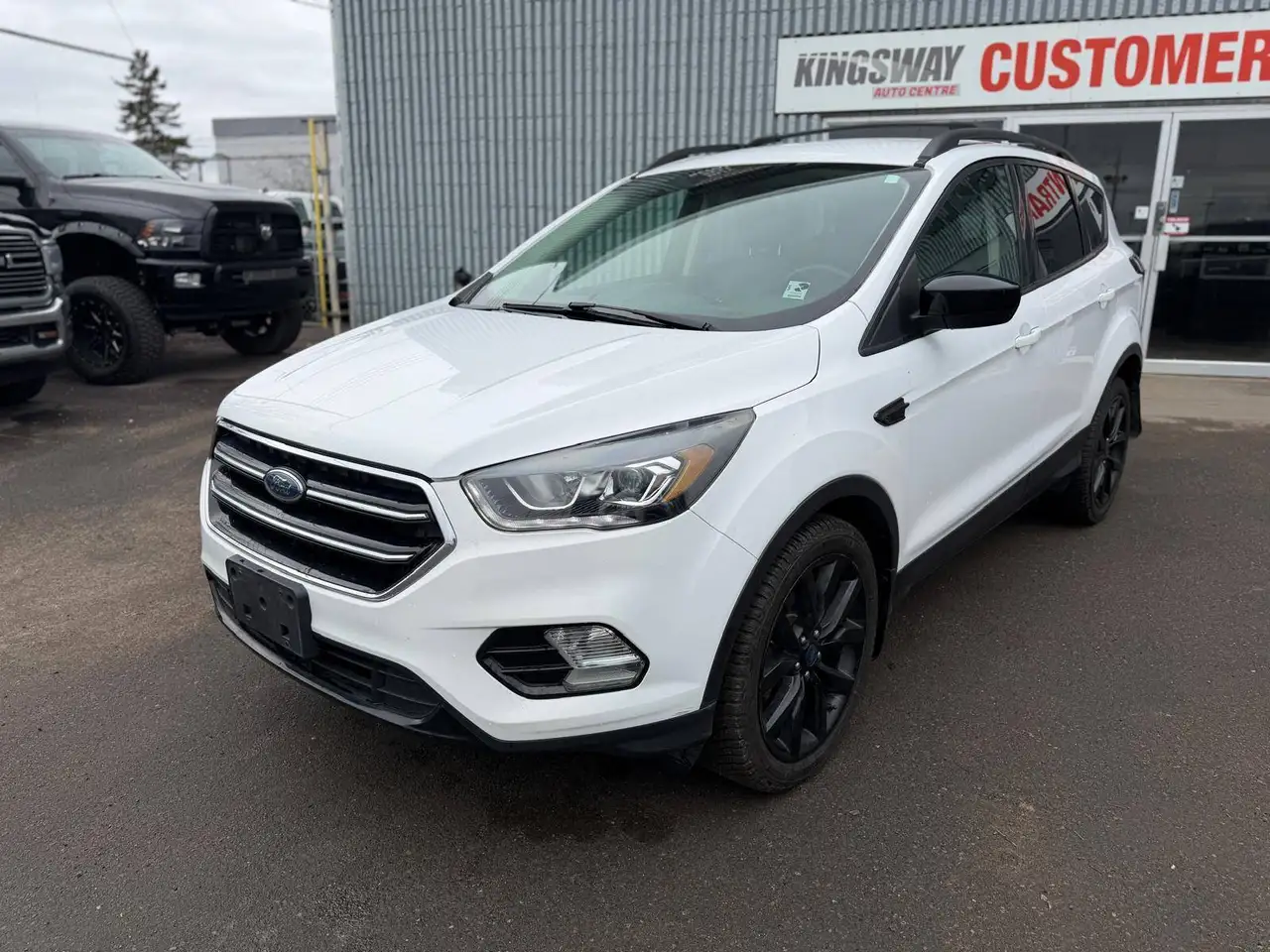 Ford Escape снимка Ford Escape