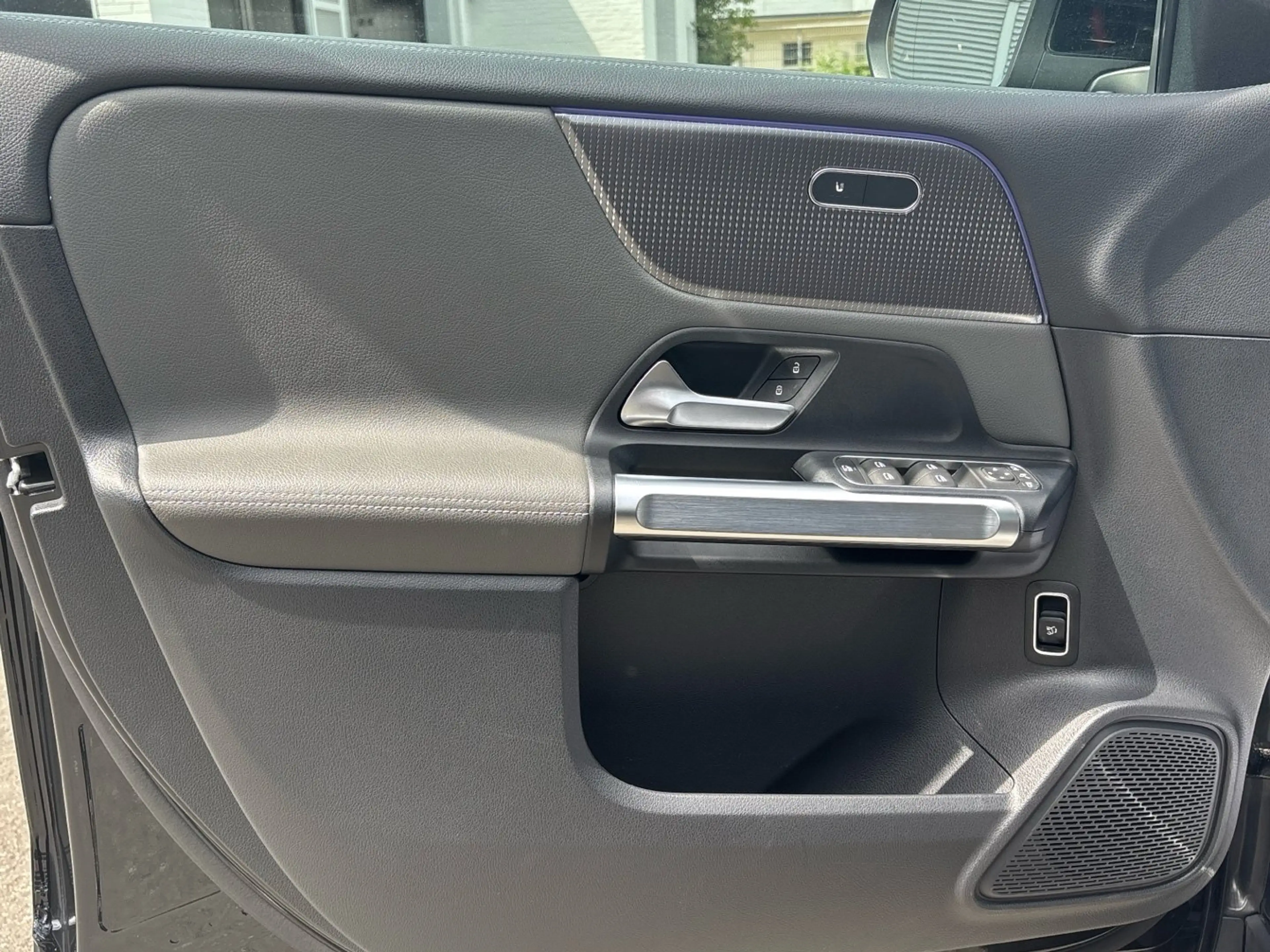 Mercedes-Benz EQB 300 4M Electric Art Rückfahrkamera Ambiente — photo 15