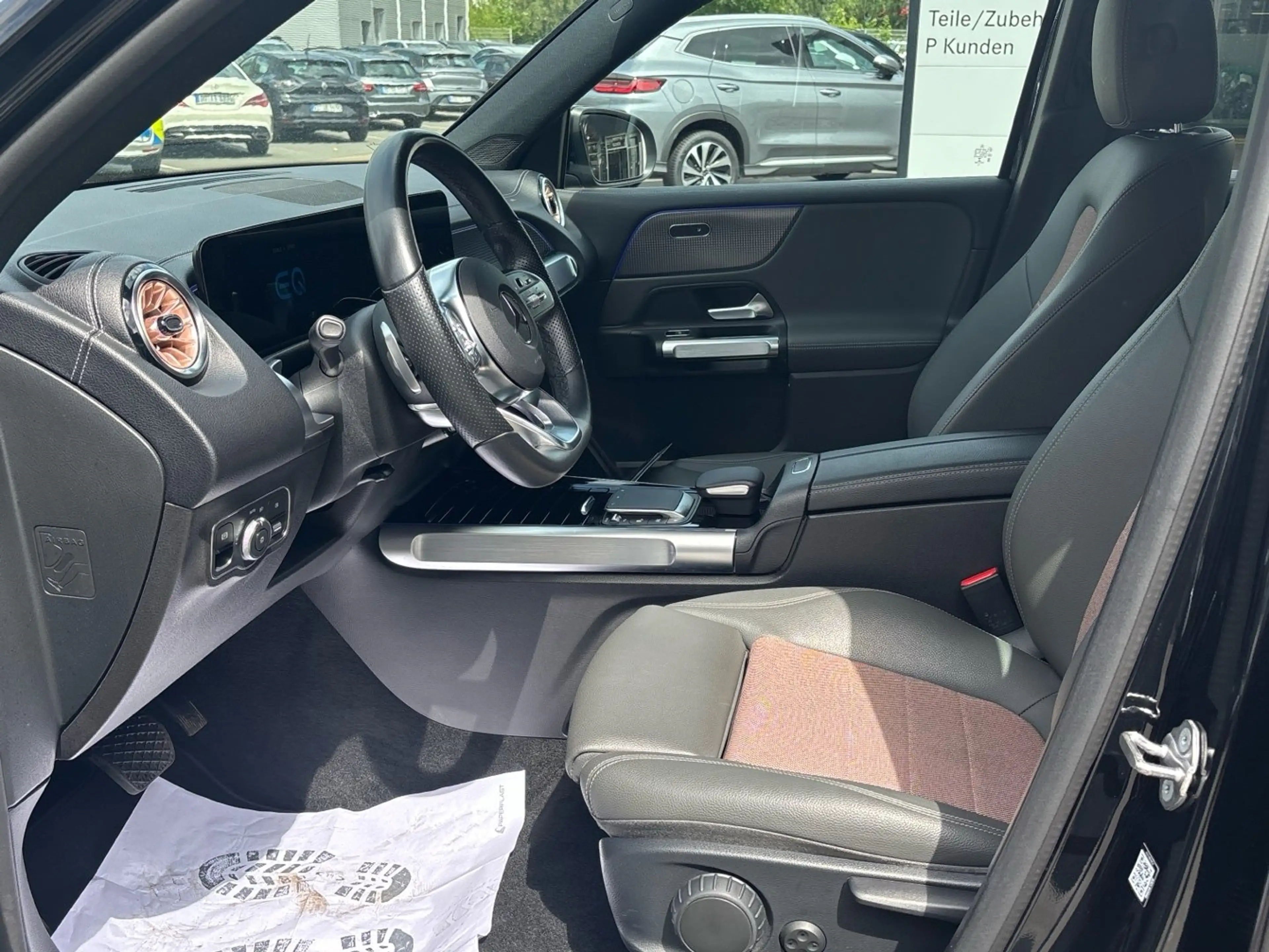 Mercedes-Benz EQB 300 4M Electric Art Rückfahrkamera Ambiente — photo 9