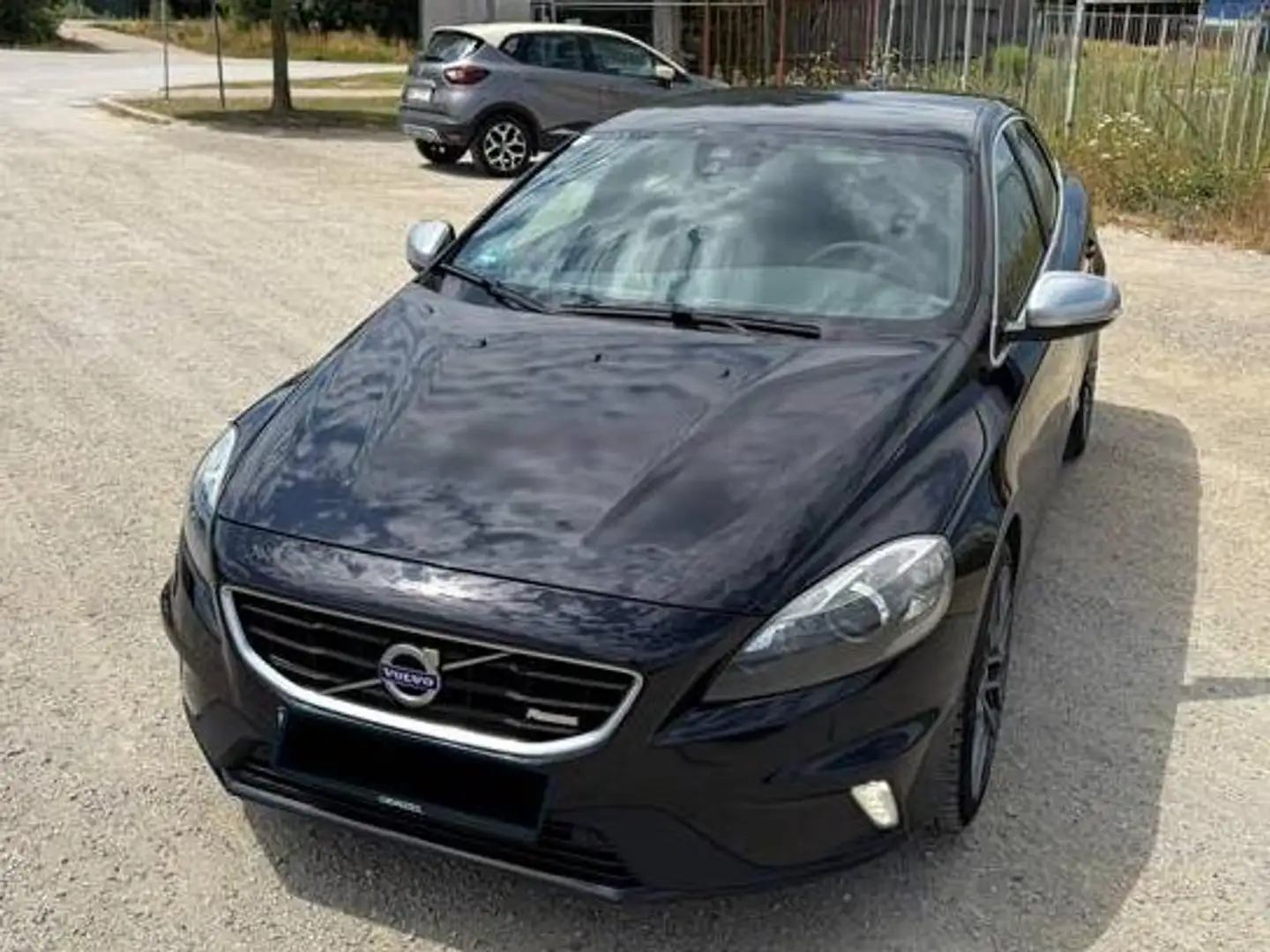 Volvo V40 V40 T4 Momentum R-Design Momentum R-Design Schwarz - 2