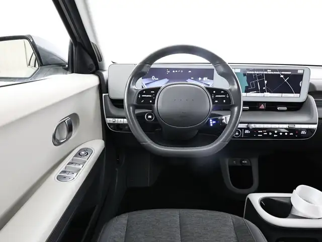 Hyundai Ioniq 5 view 10
