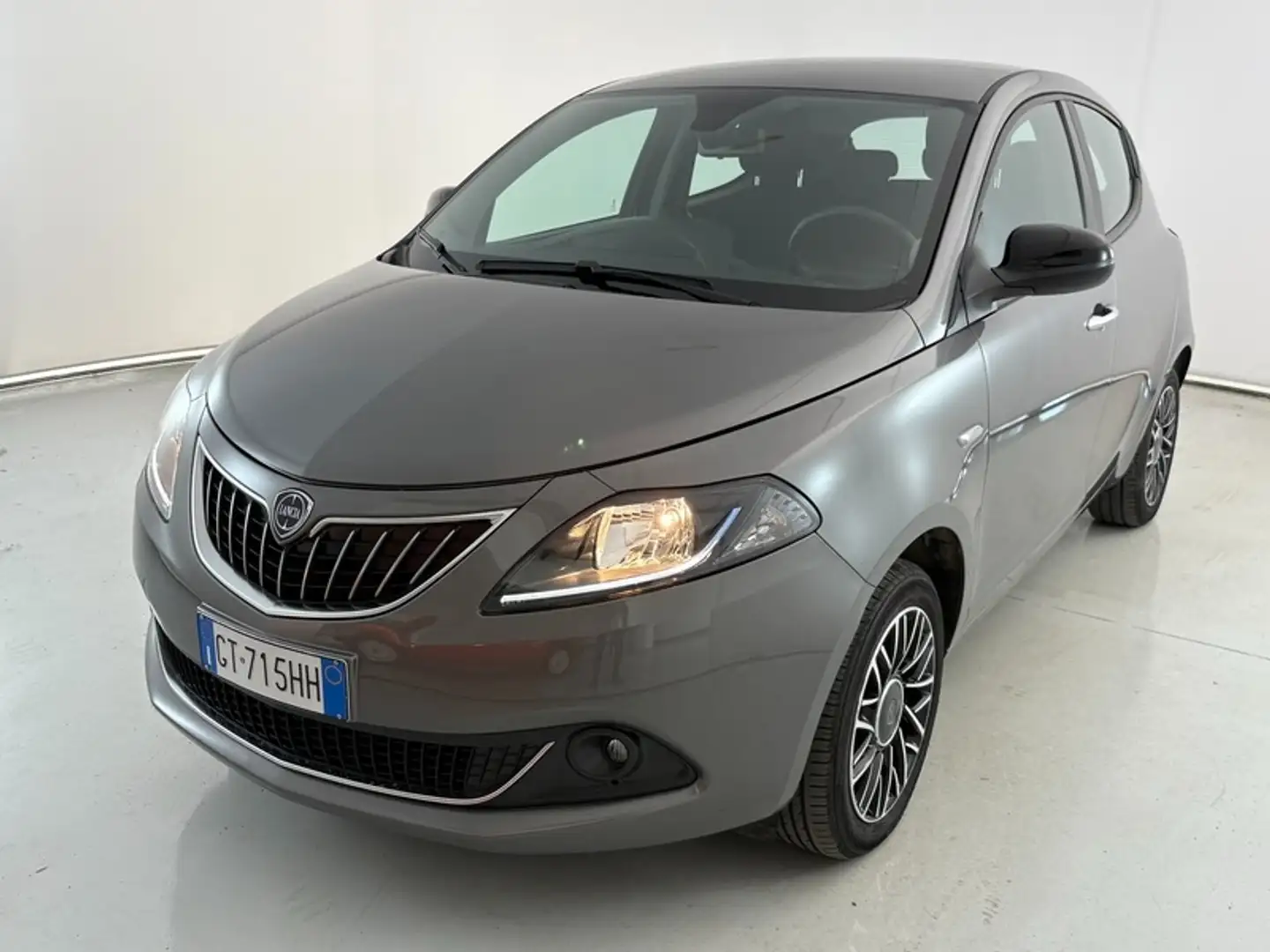 Lancia Ypsilon 1.0 FireFly Hybrid Platino Gris - 1
