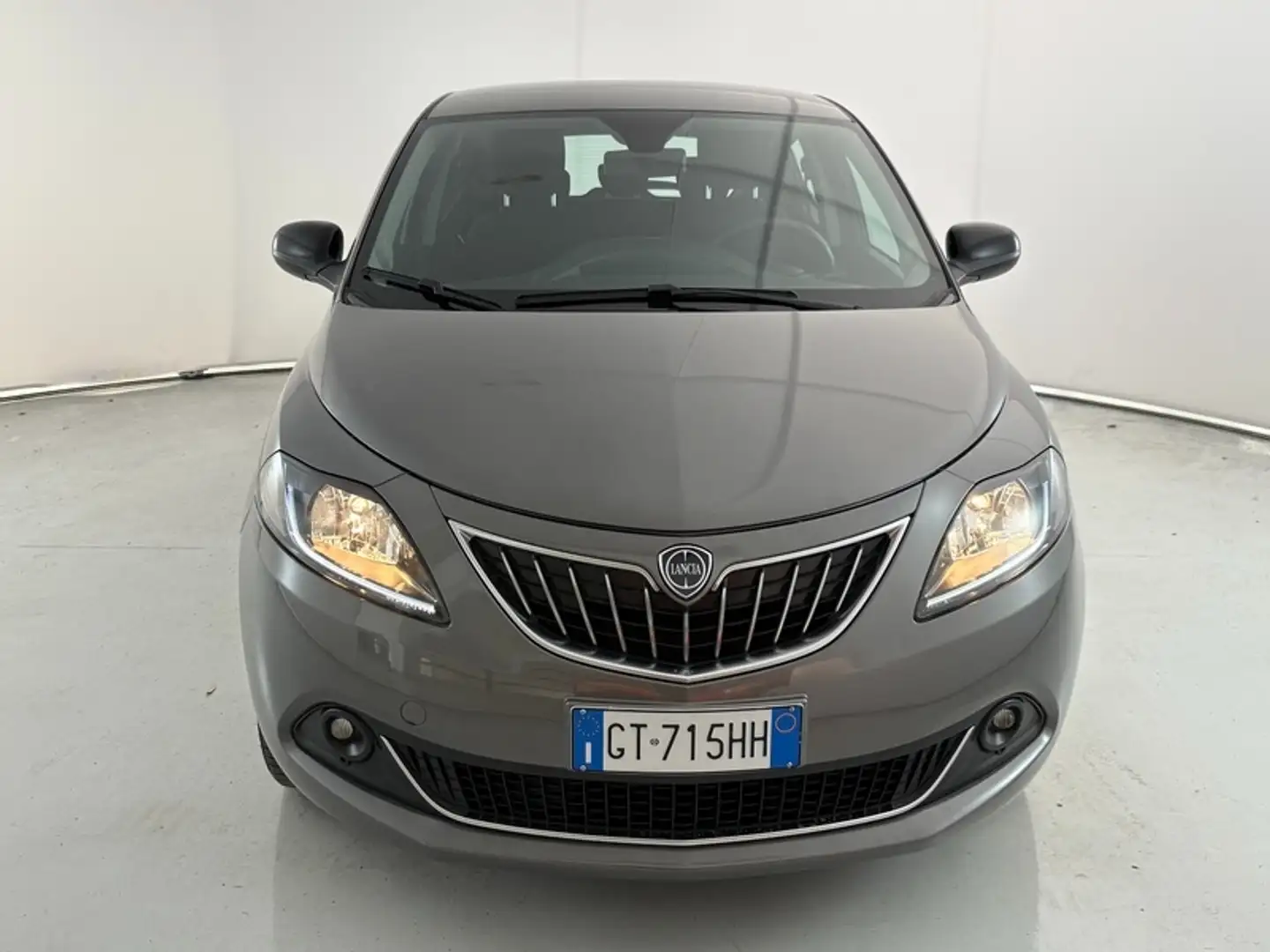 Lancia Ypsilon 1.0 FireFly Hybrid Platino Gris - 2