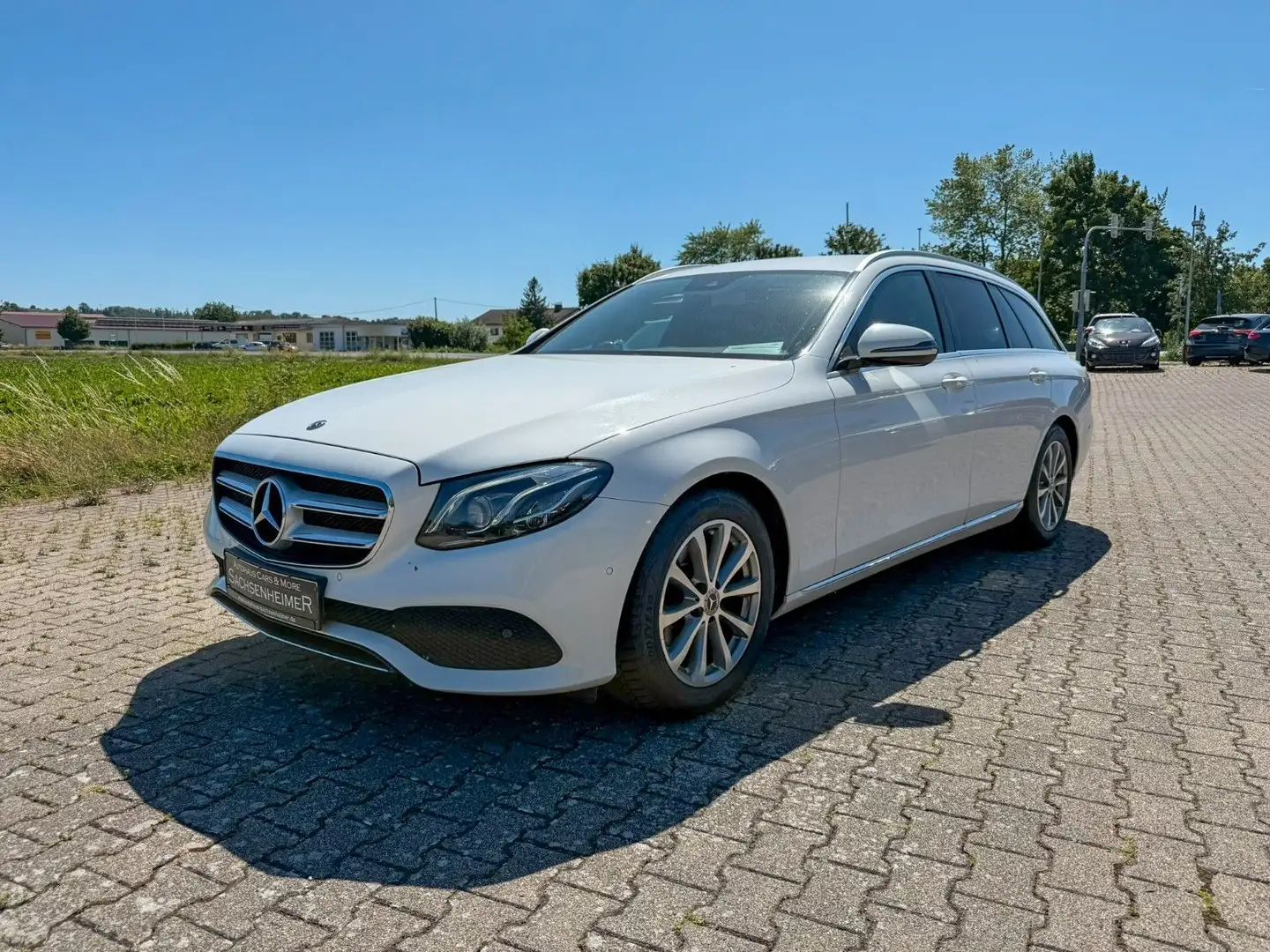 Mercedes-Benz E 220 d T-Modell | Kamera | Totwinkel. | Sitzheiz Weiß - 1