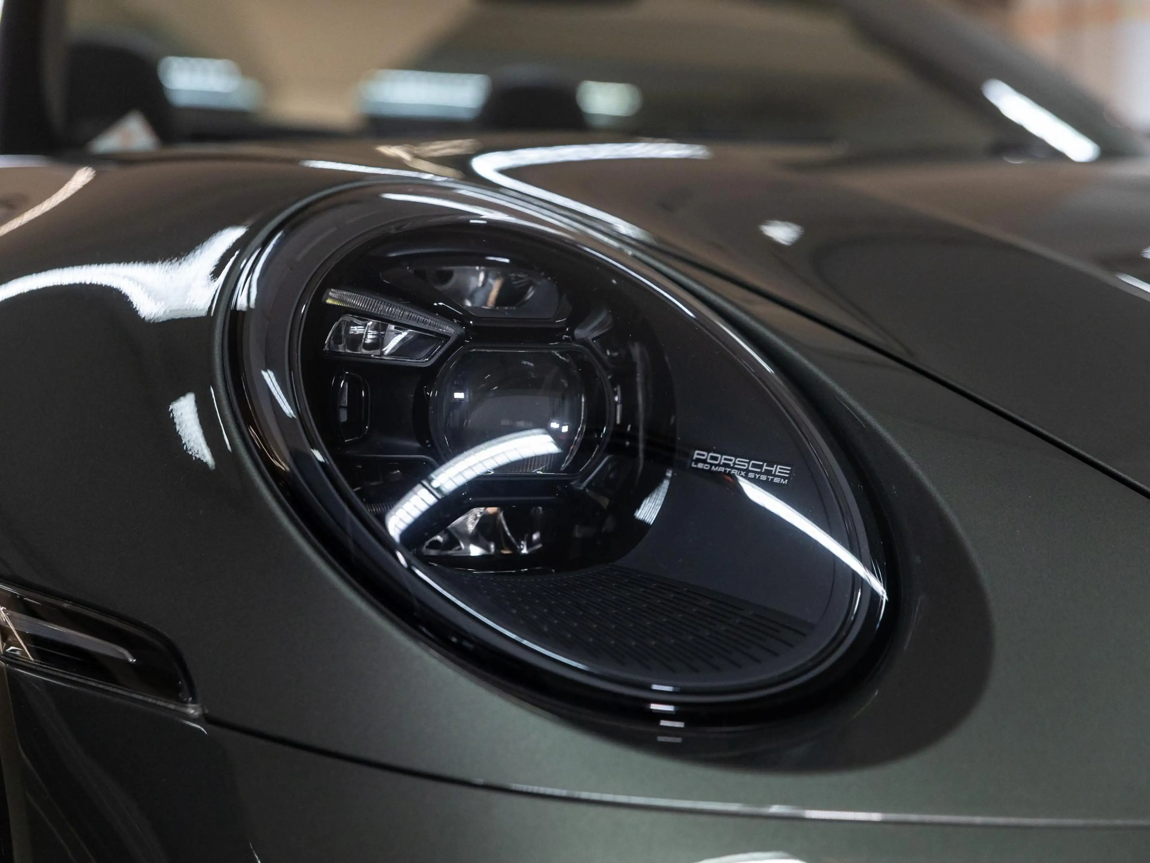 Porsche 992 Cabrio 3.0 Carrera GTS — photo 11