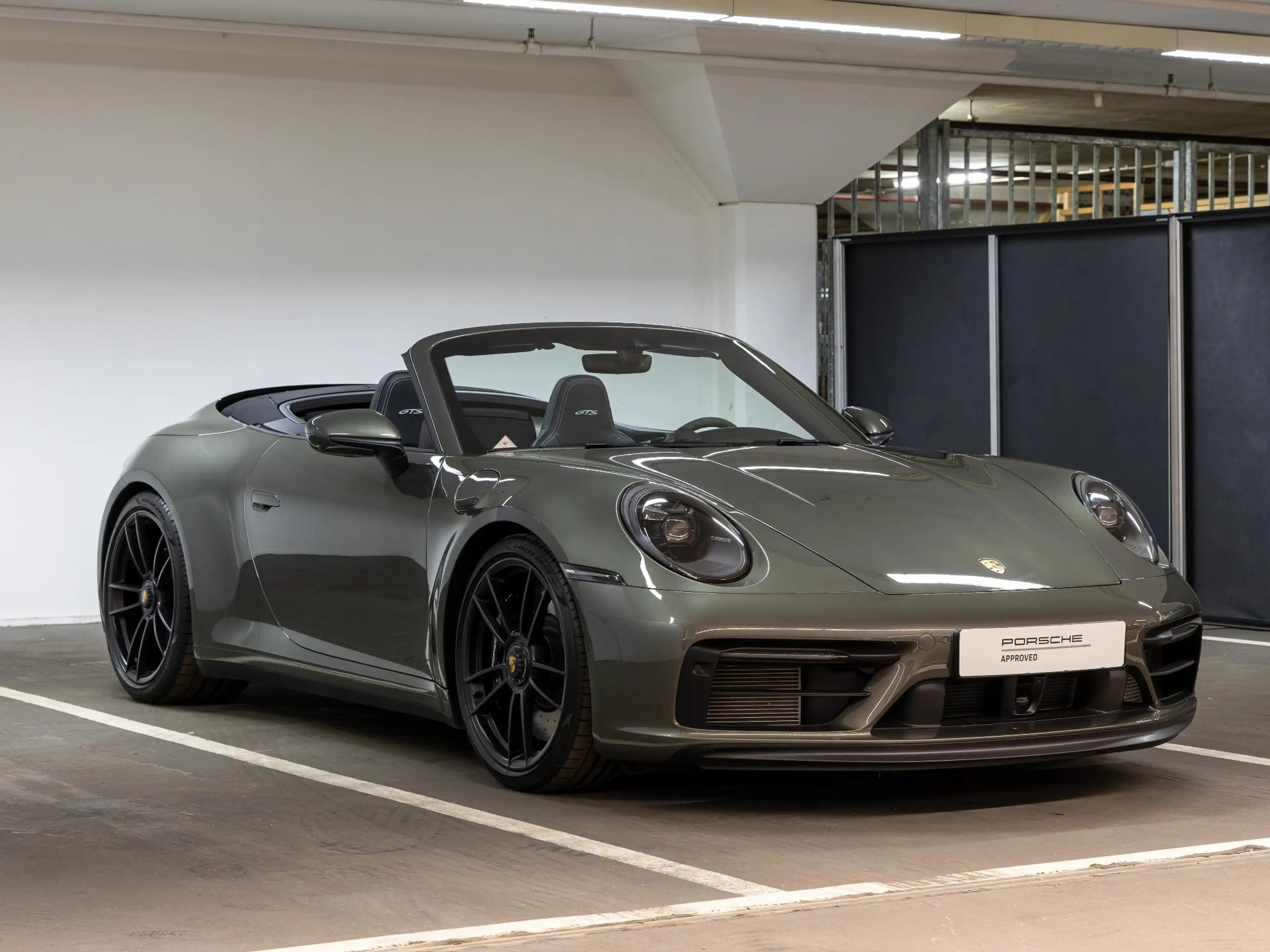 Porsche 992 Cabrio 3.0 Carrera GTS — photo 5