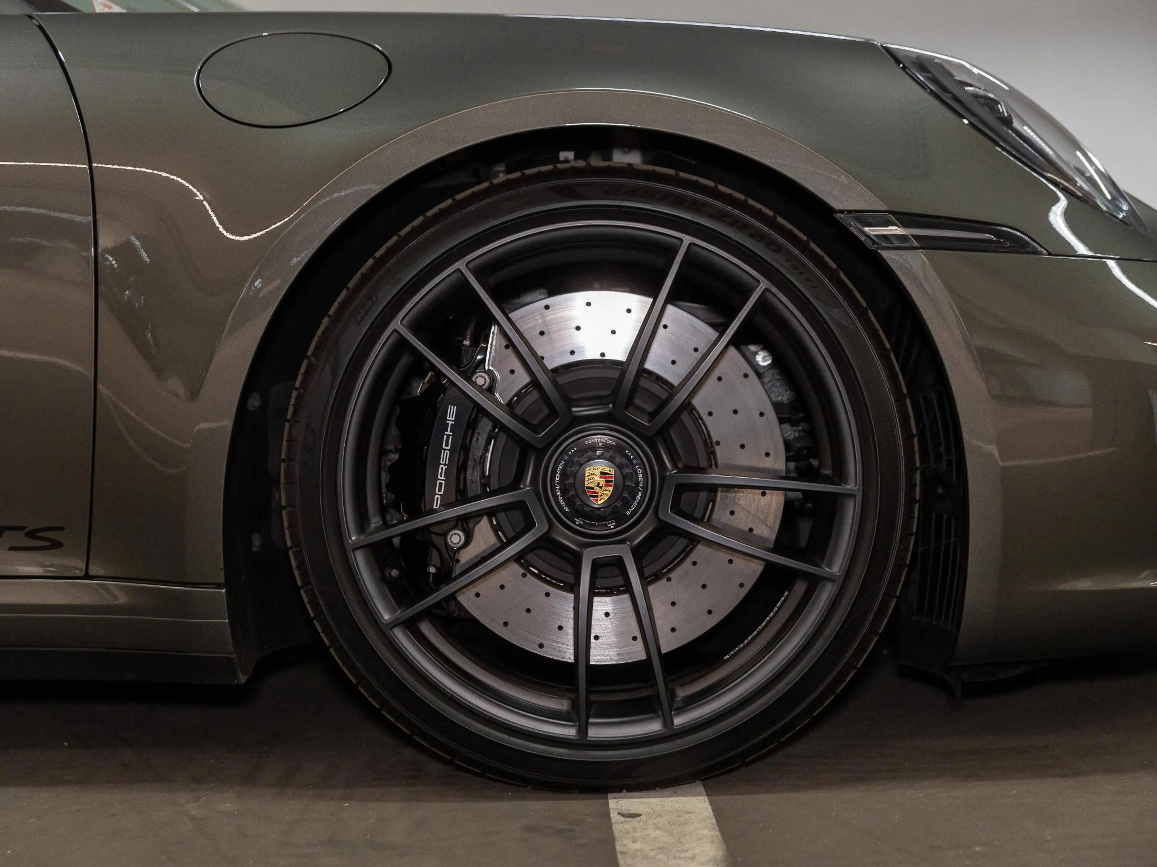 Porsche 992 Cabrio 3.0 Carrera GTS — photo 13