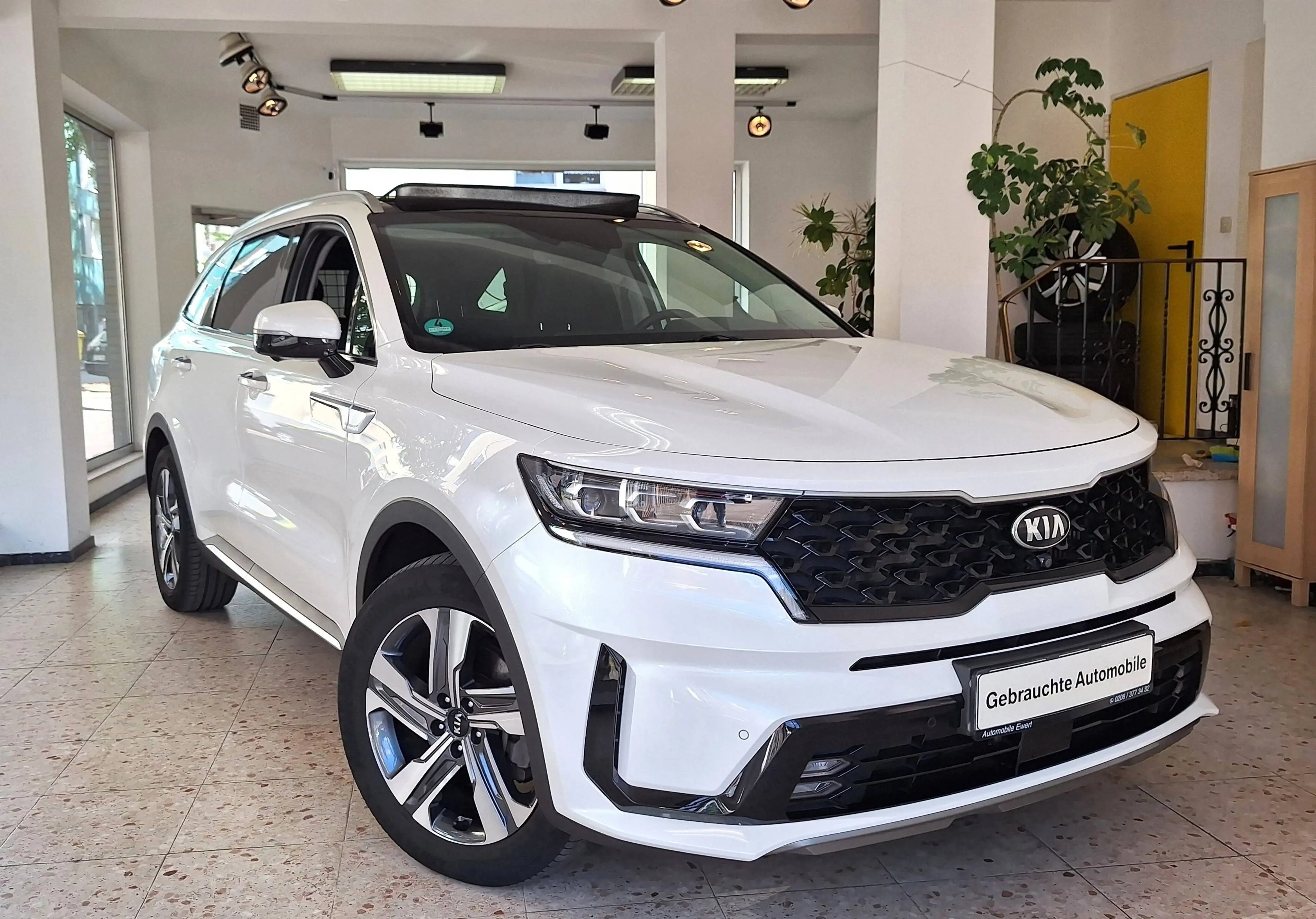Kia Sorento Plug-In Hybrid AWD Schiebedach 8xRäder Werksgarantie 360* LED — photo 4