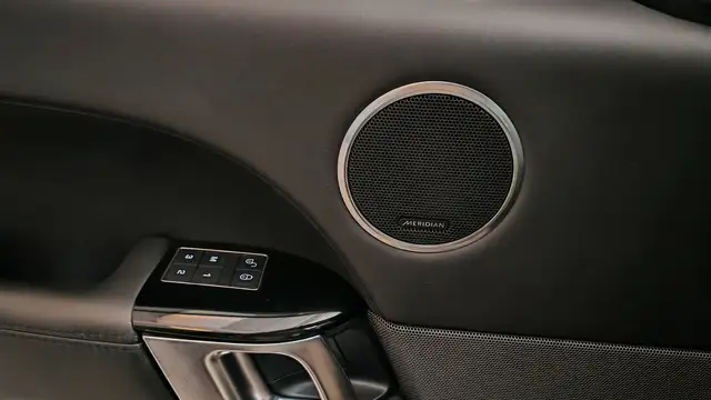Land Rover Range Rover Sport view 23