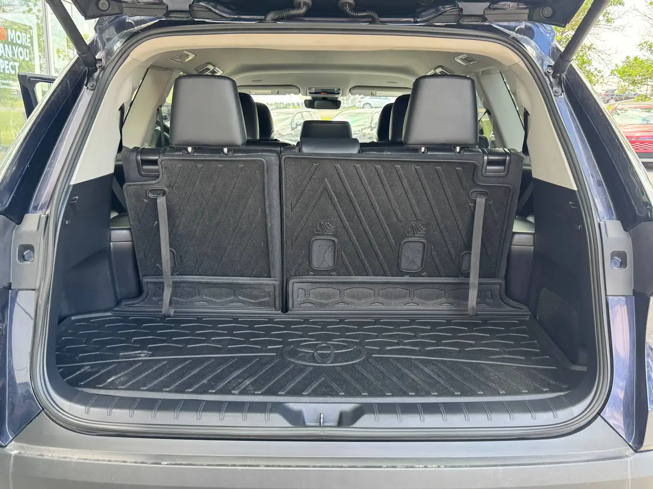 Toyota Grand Highlander fotografie Toyota Grand Highlander