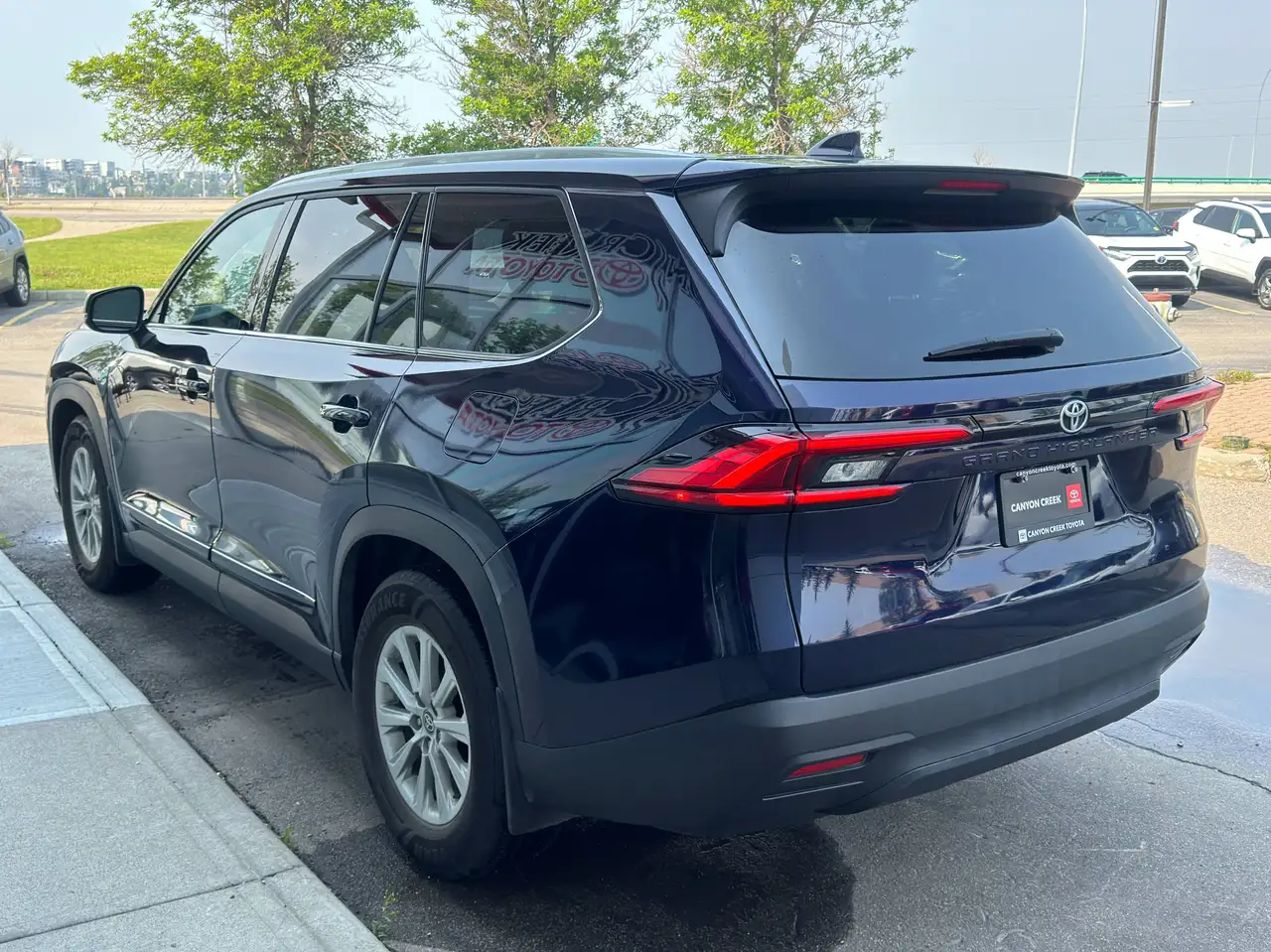 Toyota Grand Highlander fotografie Toyota Grand Highlander