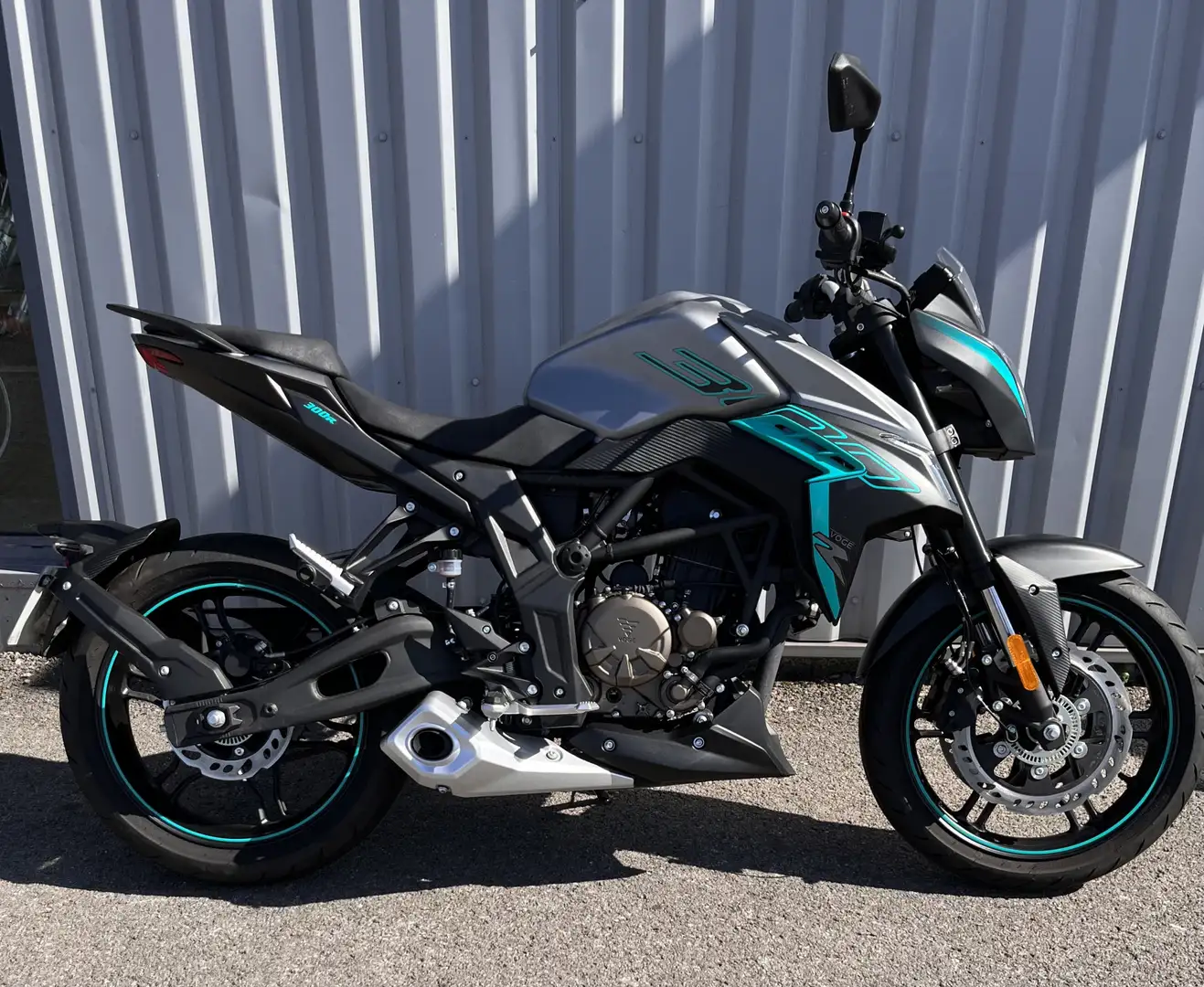 Voge 300R Argent - 1