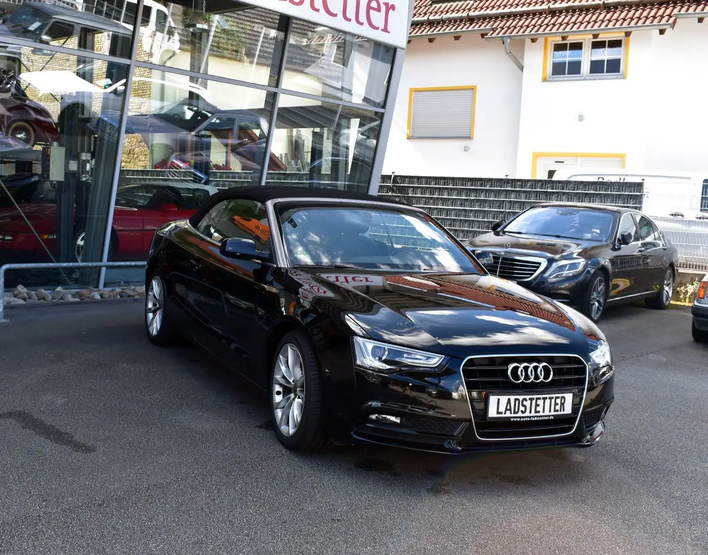 Audi A5 Cabriolet *SHZ*Xenon*AHK*Navi* Schwarz - 2