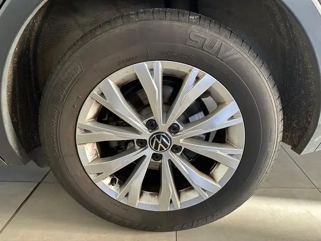Volkswagen Tiguan view 19