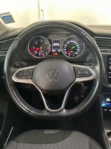 Volkswagen Tiguan view 6