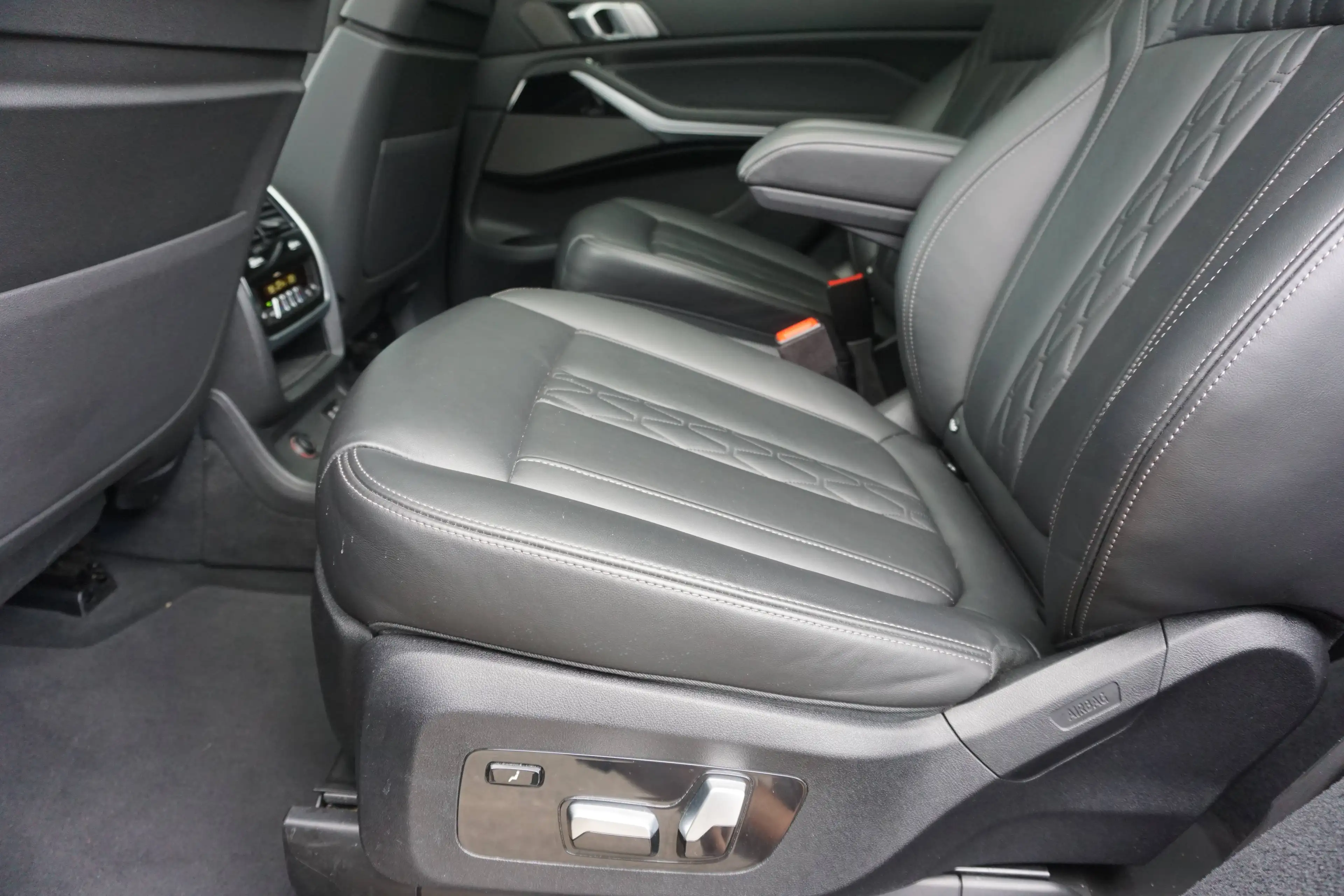 BMW X7 X7 3.0 dA xDrive40 MHEV - M Pack-Laser-Pano-Leder-360c-Keyless-Head Up-Garantie — photo 9