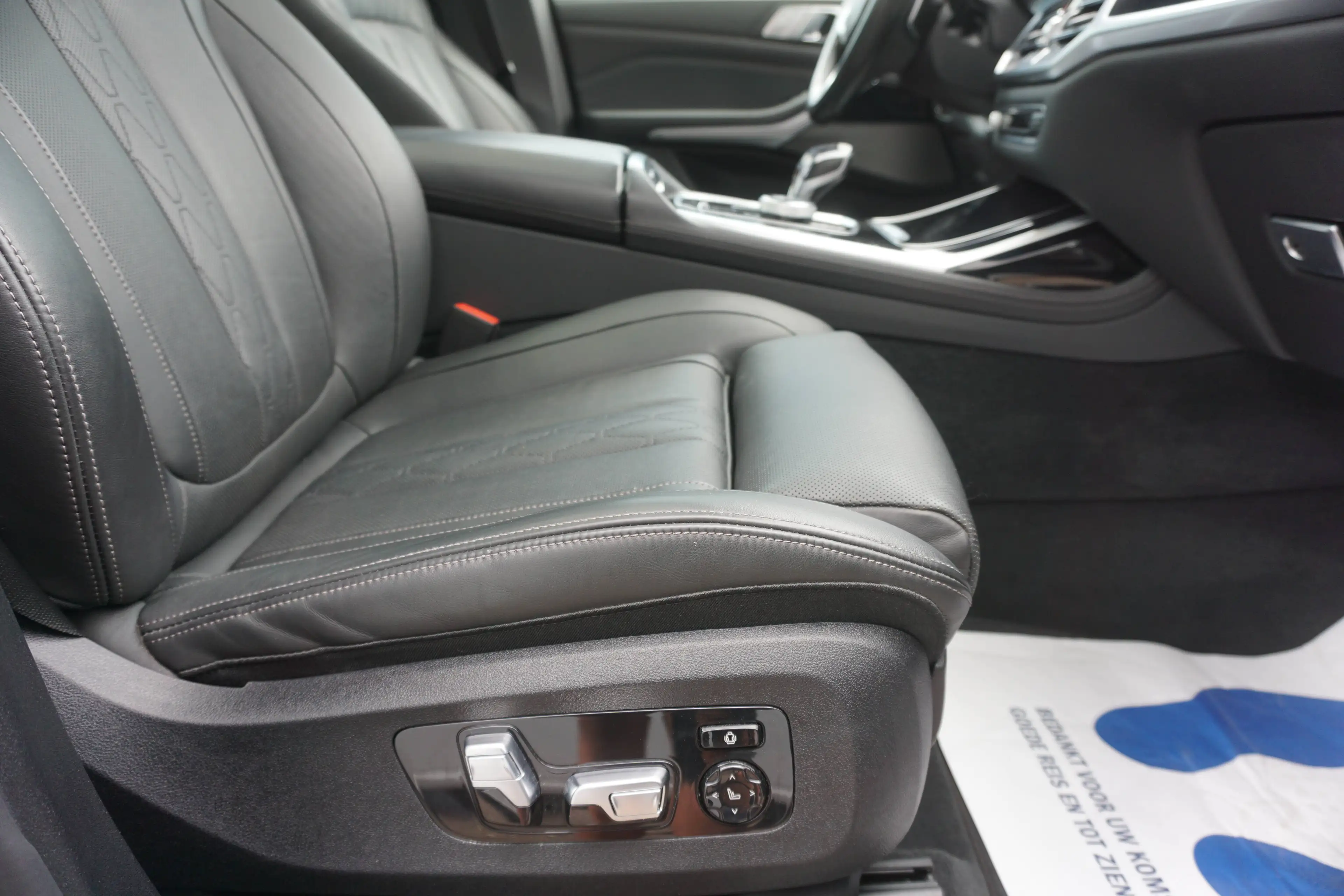 BMW X7 X7 3.0 dA xDrive40 MHEV - M Pack-Laser-Pano-Leder-360c-Keyless-Head Up-Garantie — photo 8