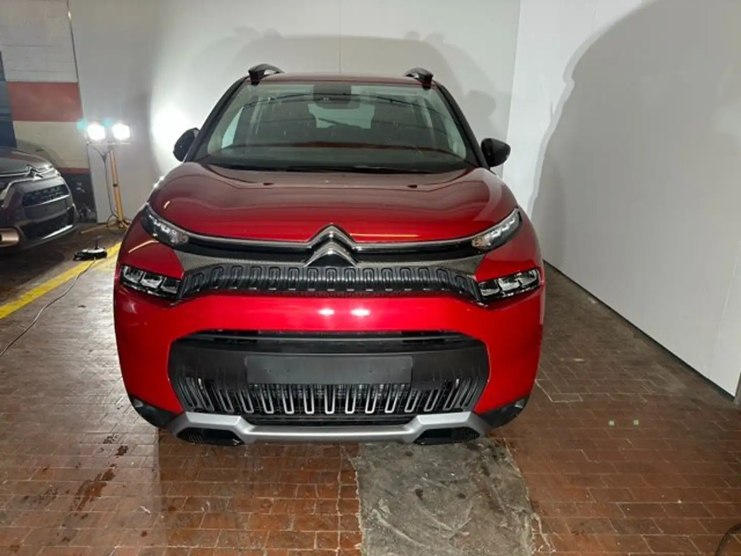 Citroen C3 Aircross 1.2 110cv S&S Plus + Navi + R16 Червоний - 2