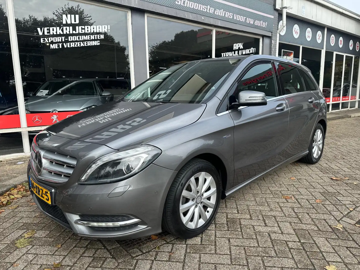 Mercedes-Benz B 180 Ambition Grijs - 2