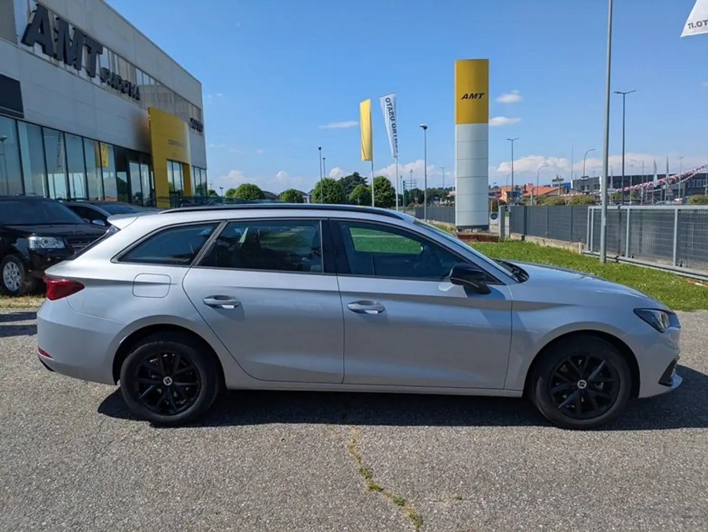 SEAT Leon Leon Sportstourer etsi Black Line110cv dsg Grigio - 2
