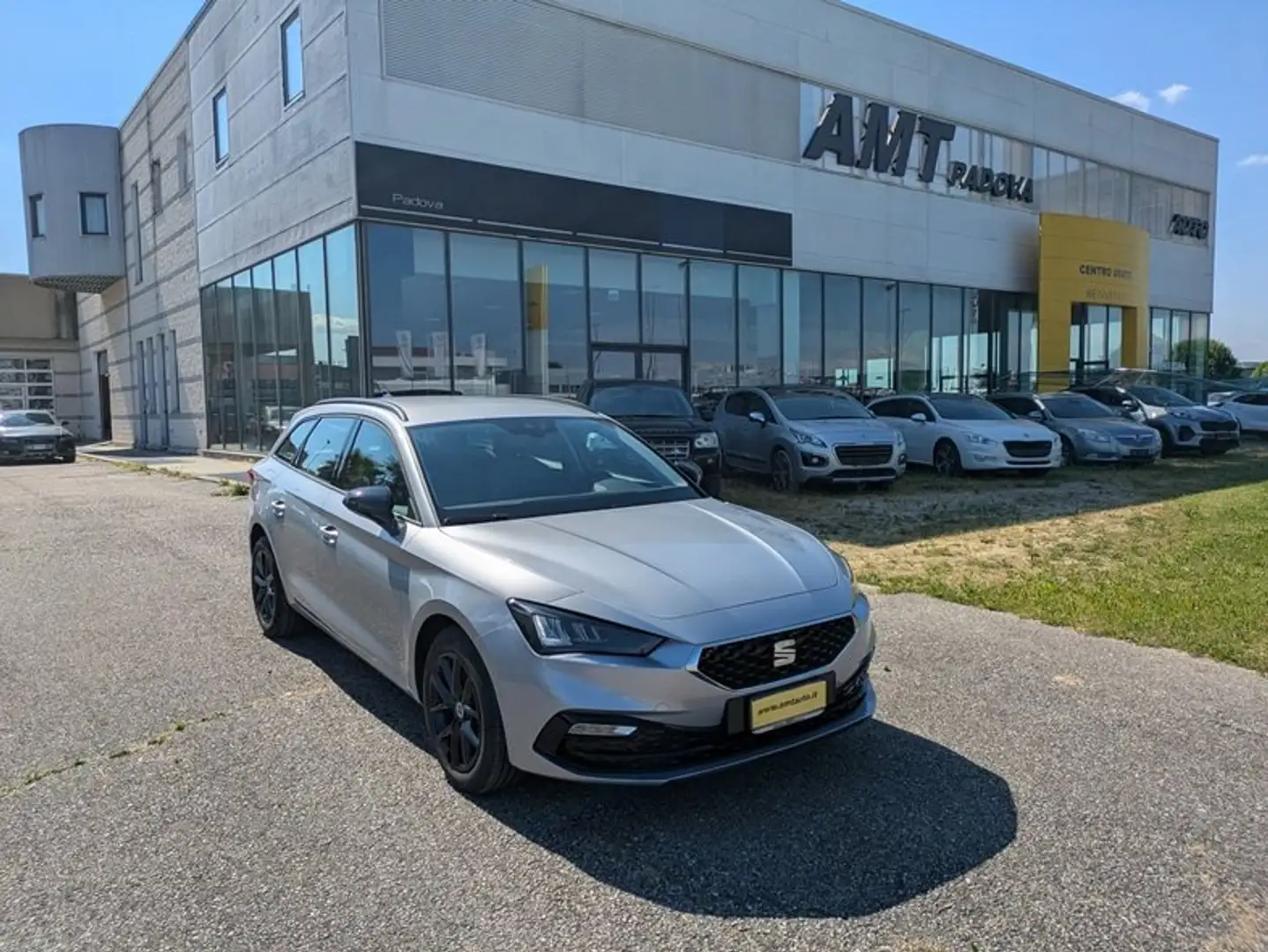 SEAT Leon Leon Sportstourer etsi Black Line110cv dsg Grigio - 1