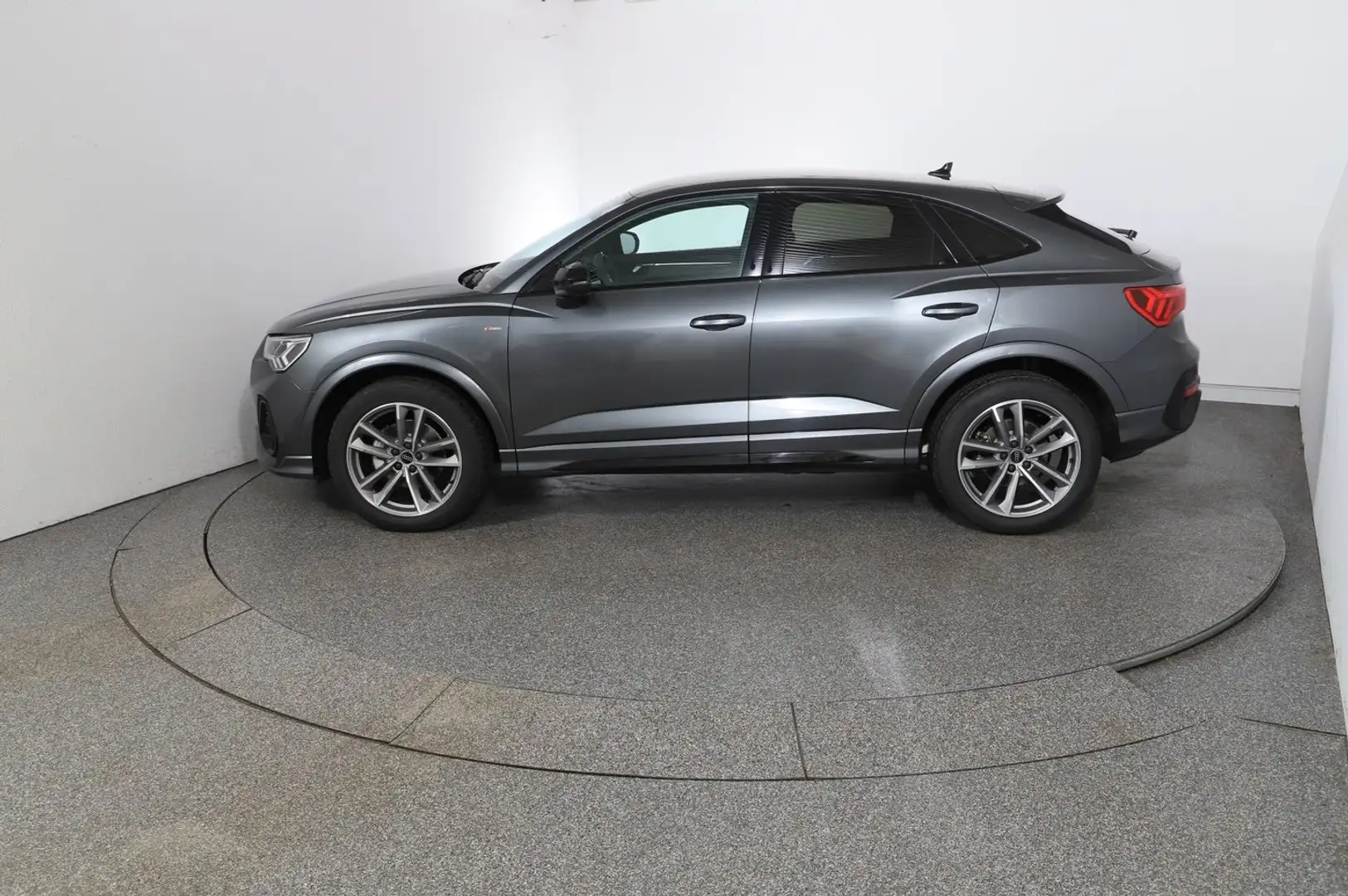 Audi Q3 35 TDI admired Grau - 2