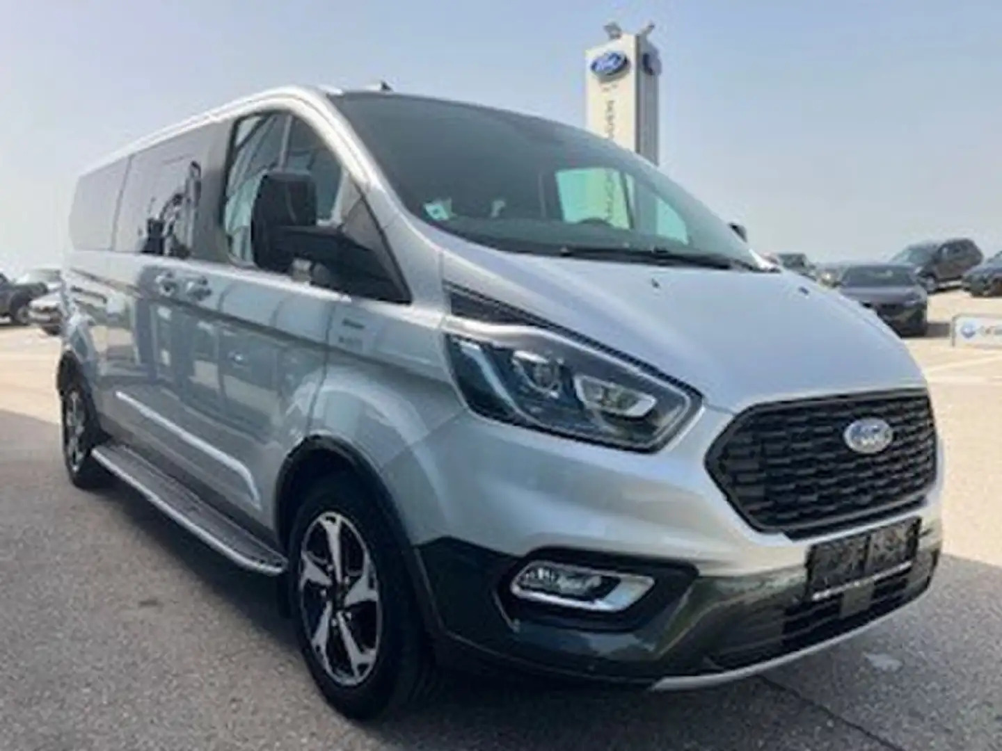 Ford Tourneo Custom 2,0 EcoBlue L2 Active 130PS Diesel Silber - 2