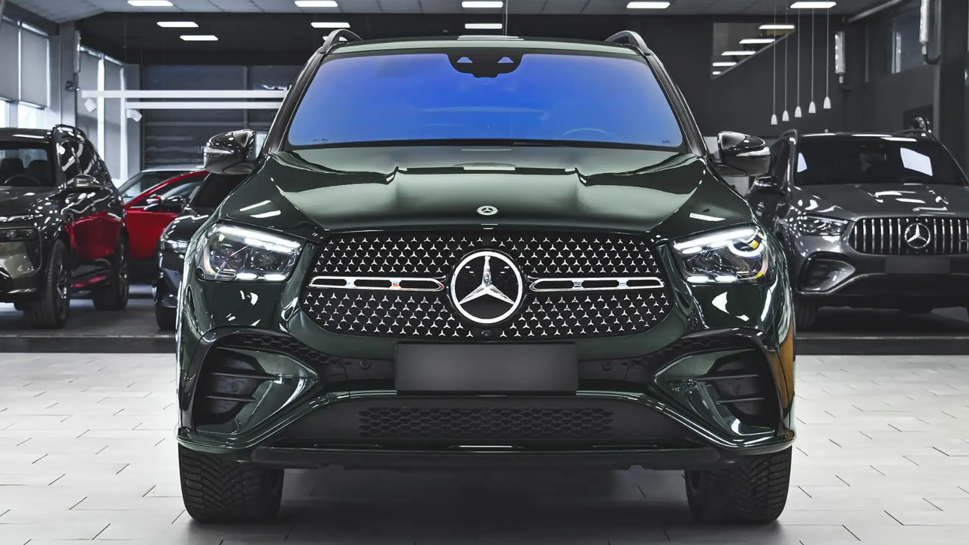 Mercedes-Benz GLE 450 d AMG Line EQ Boost 4MATIC Grün - 1