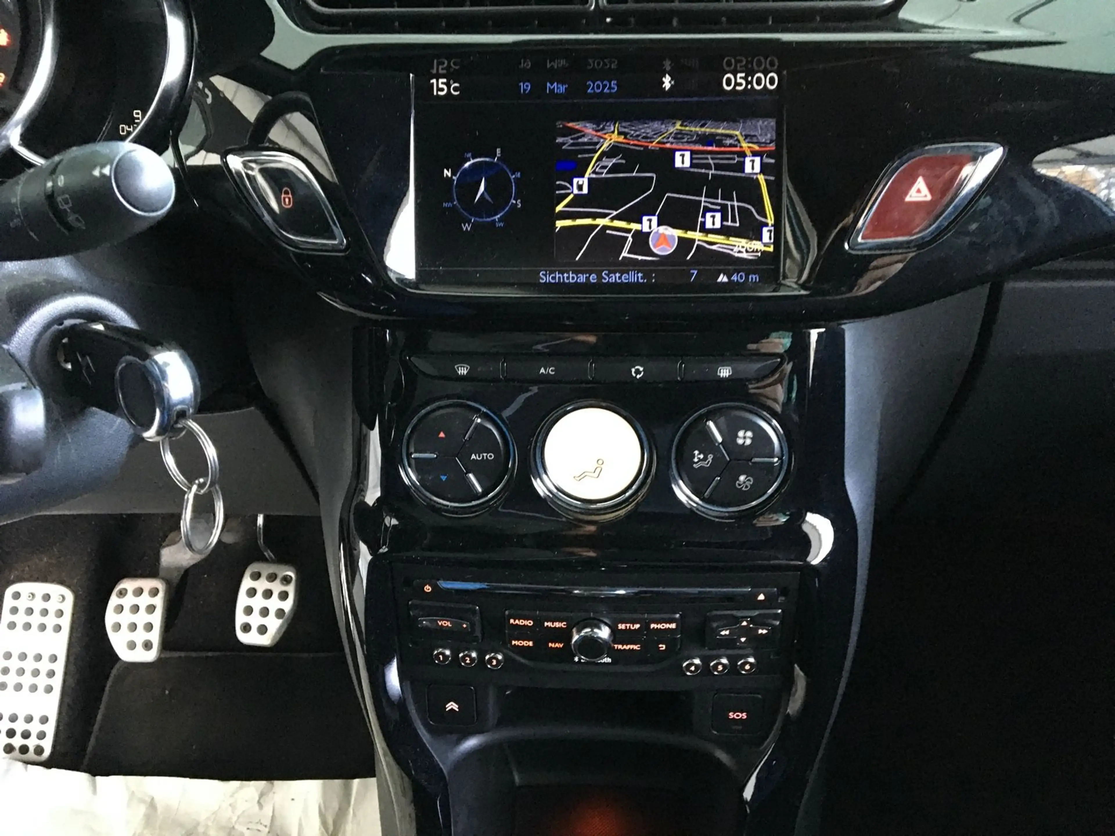 Citroen DS3 SportChic/42Tkm/Navi/LED/Tempo/PDC/Allwetter — photo 14