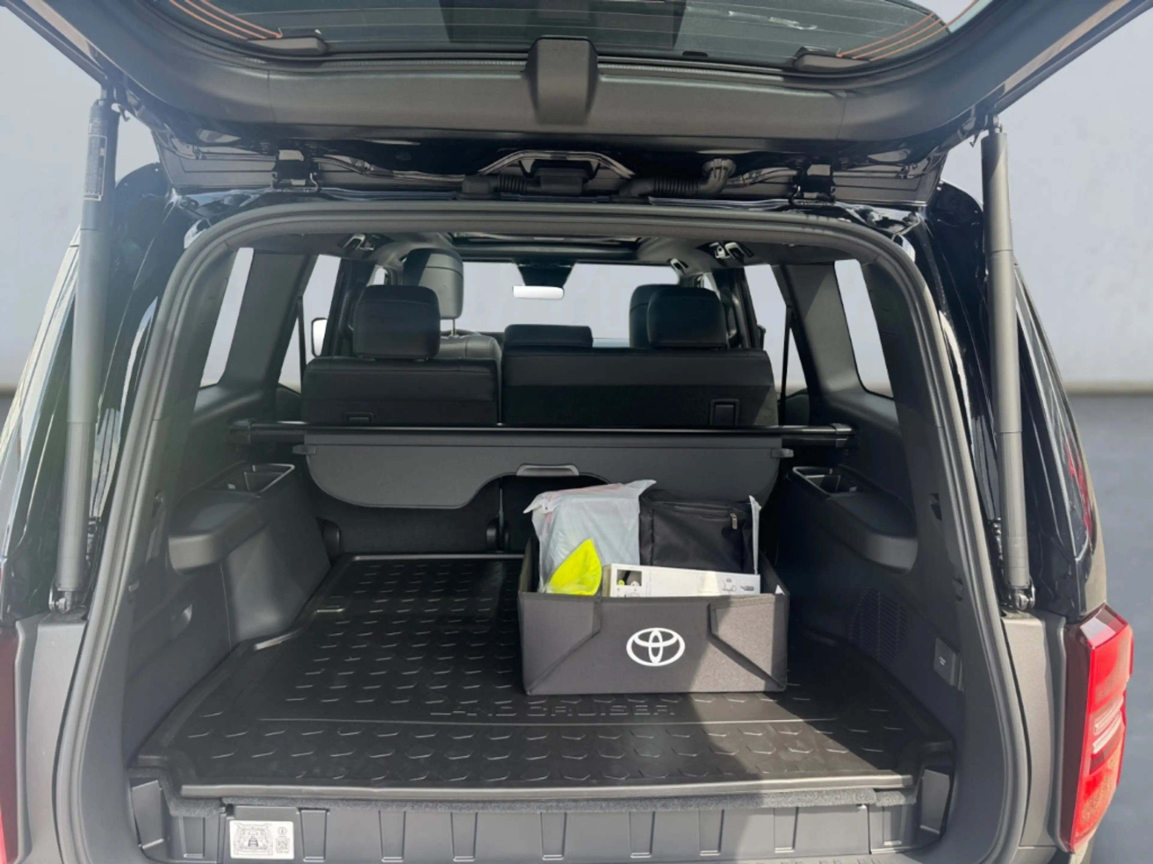 Toyota Land Cruiser 2,8 AWD *Lounge *Pano *Sitzlüftung — photo 15