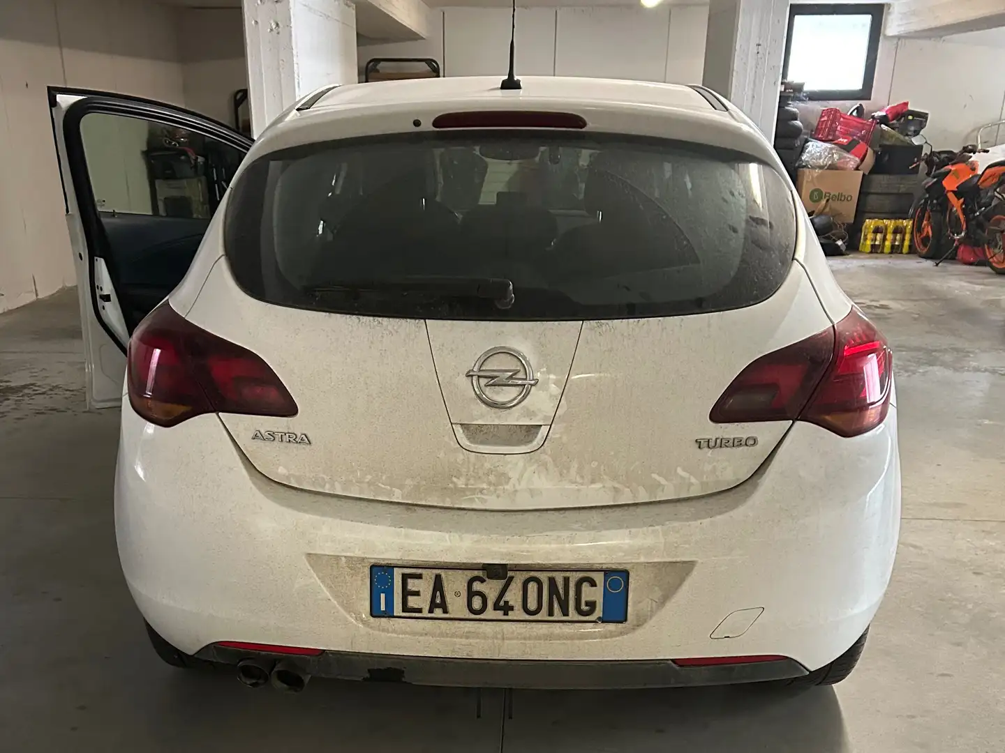 Opel Astra Astra IV 2010 5p 1.4 t Elective 140cv Alb - 1