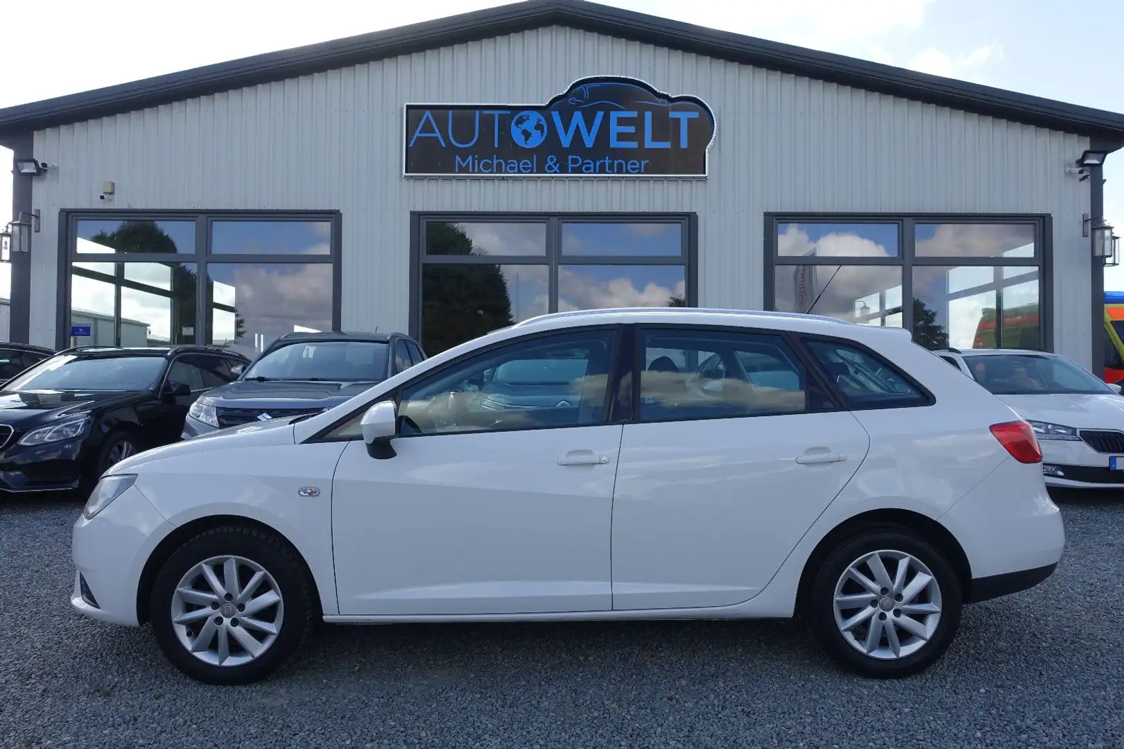 SEAT Ibiza 1.6 TDI KLIMAAUT SITZH Insp+Zahnr+TÜV Neu Weiß - 1