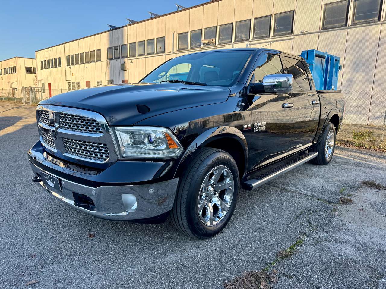 Dodge RAM Ram 1500 5.7L V8 4x4 Crew Laramie! Unico propr. !