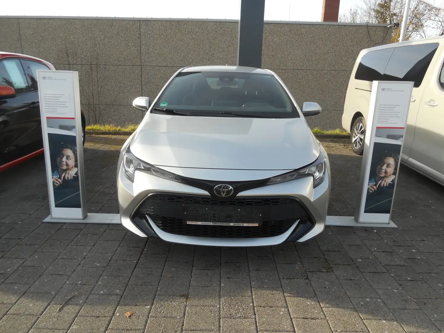 Toyota Corolla Comfort 1,2 ltr. Alu Klima scheckheft-gepflegt RFK Grijs - 2