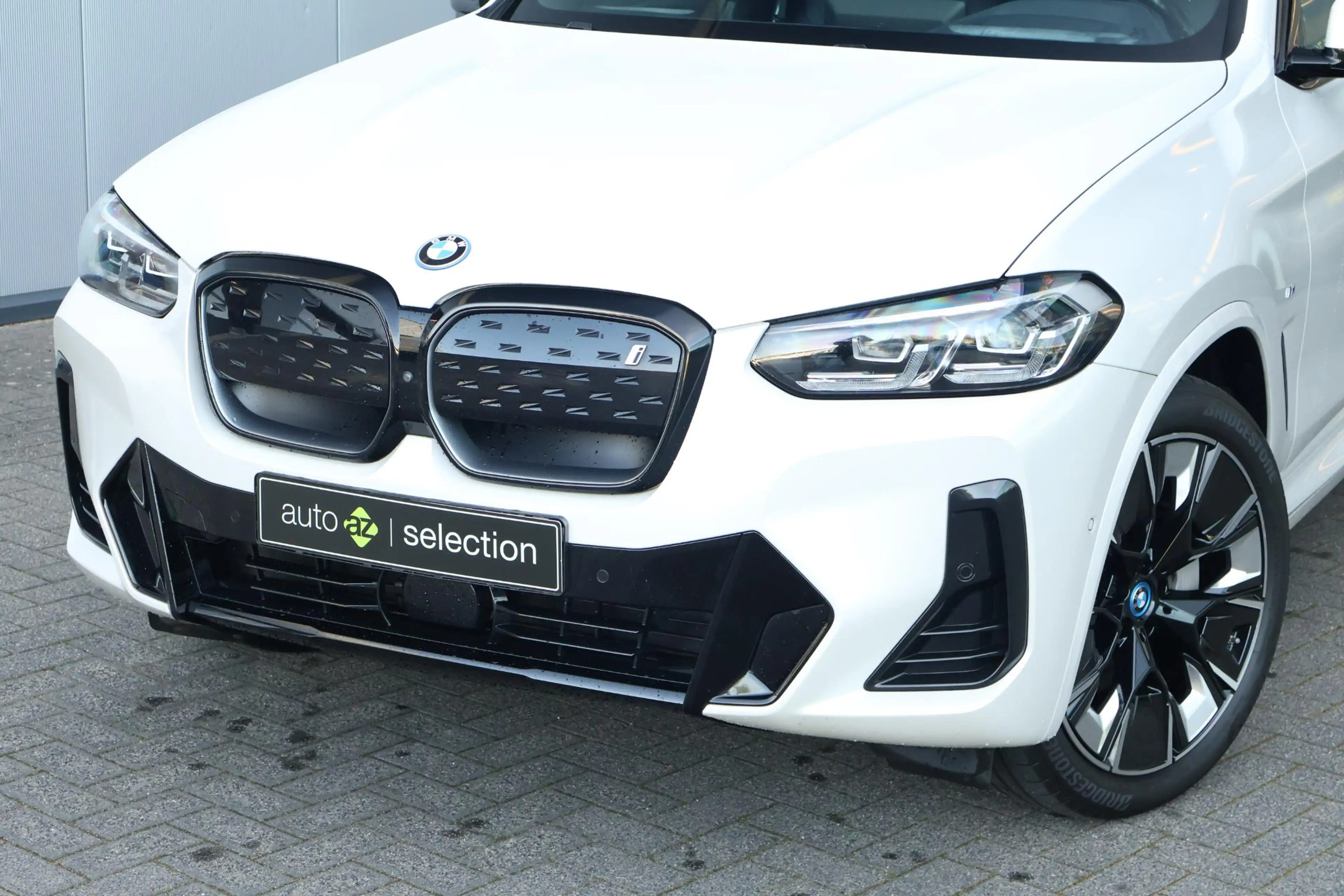 BMW iX3 High Executive 80 kWh / M-sport / Harman Kardon / — photo 4