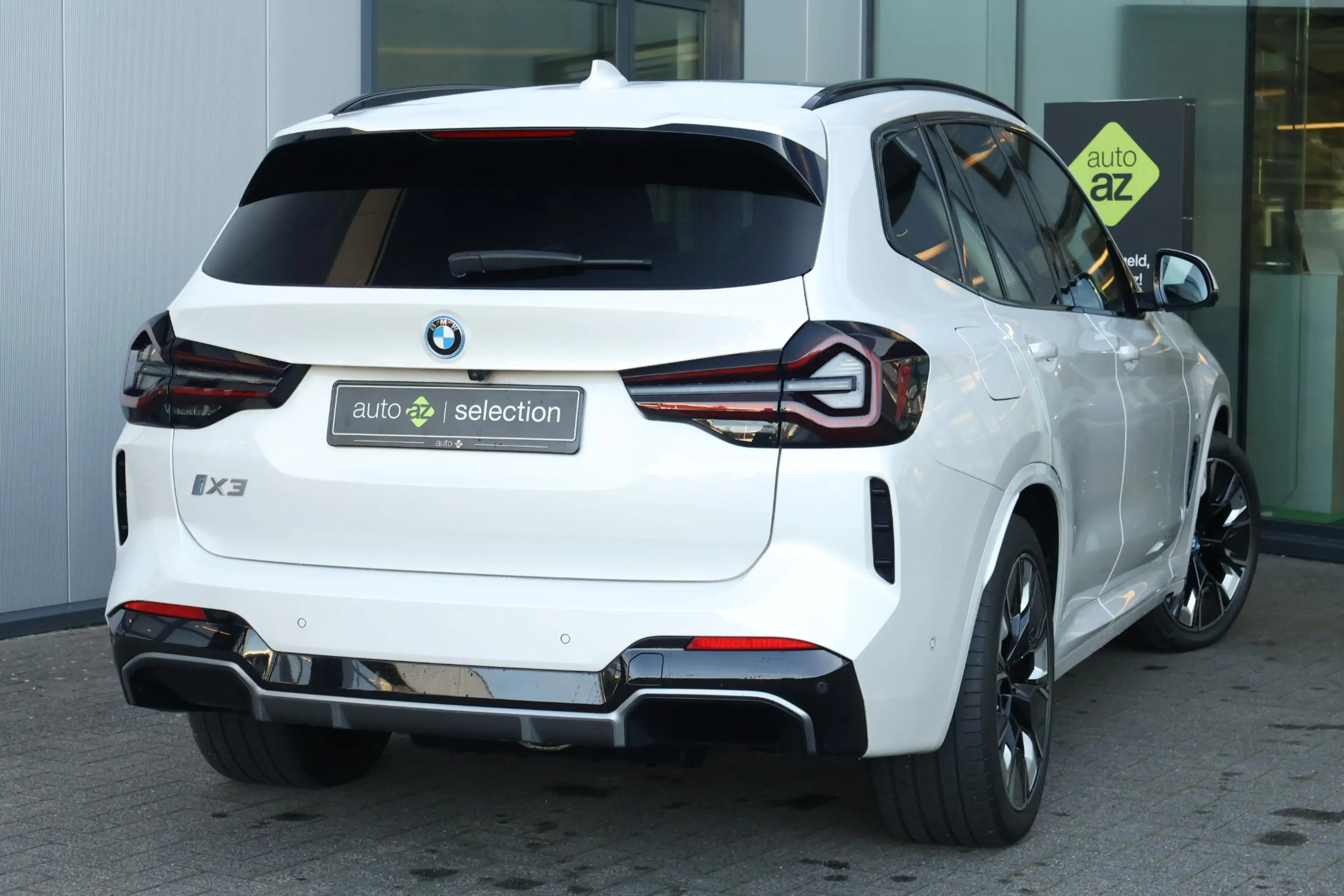 BMW iX3 High Executive 80 kWh / M-sport / Harman Kardon / — photo 2