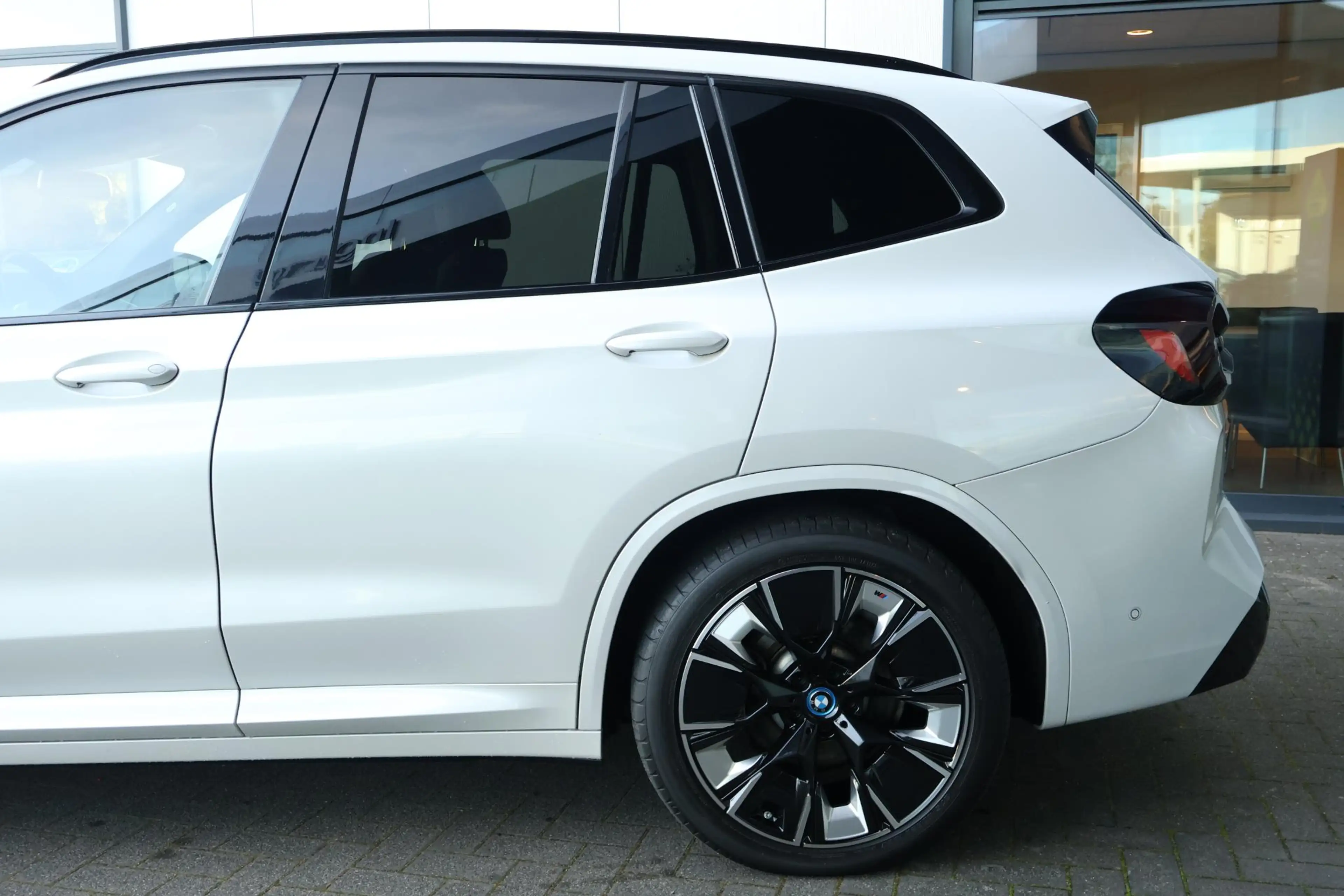 BMW iX3 High Executive 80 kWh / M-sport / Harman Kardon / — photo 6