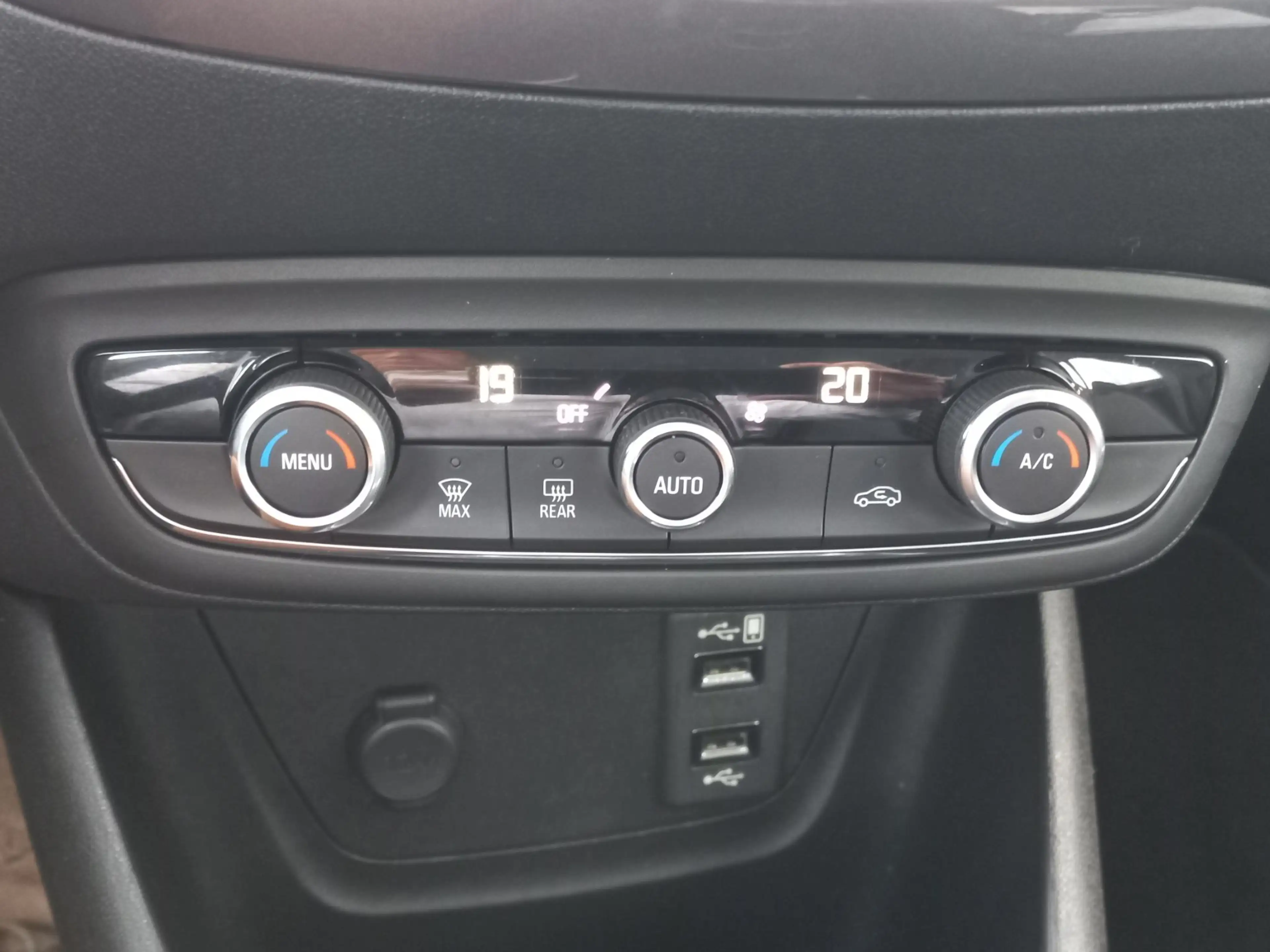 Opel Crossland X 1.2T 110pk Innovation | Climate control | Navigati — photo 6