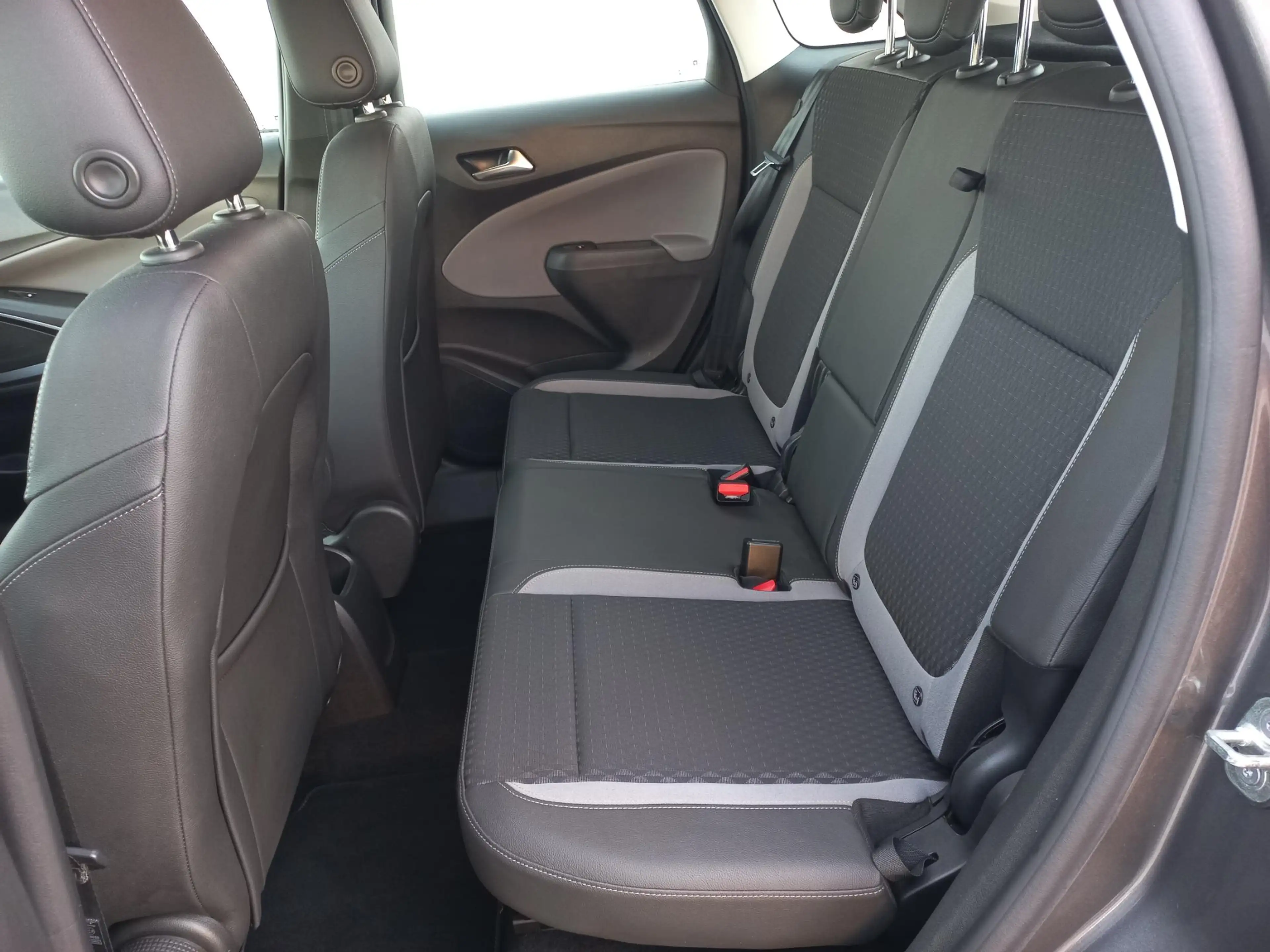 Opel Crossland X 1.2T 110pk Innovation | Climate control | Navigati — photo 13