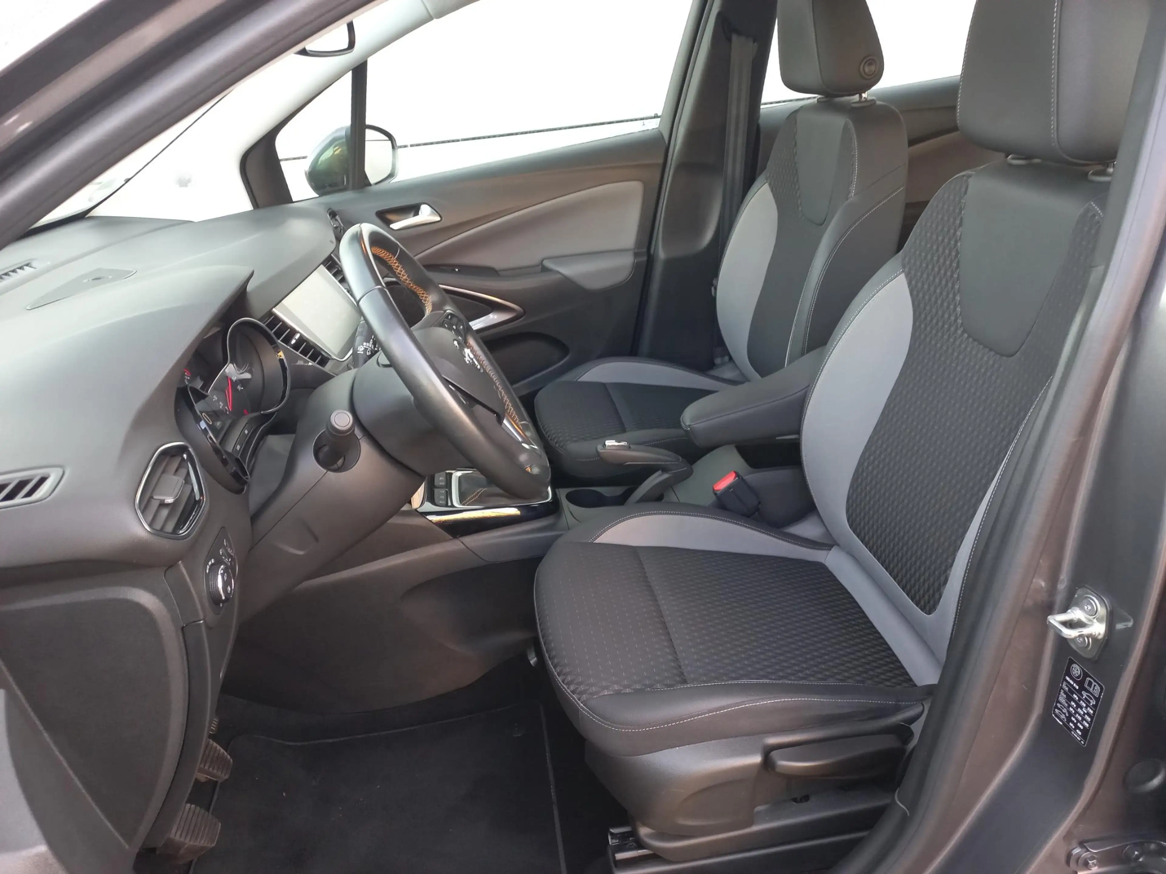 Opel Crossland X 1.2T 110pk Innovation | Climate control | Navigati — photo 10