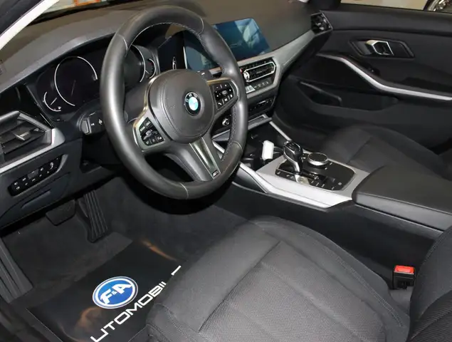 BMW 3 Series view 13