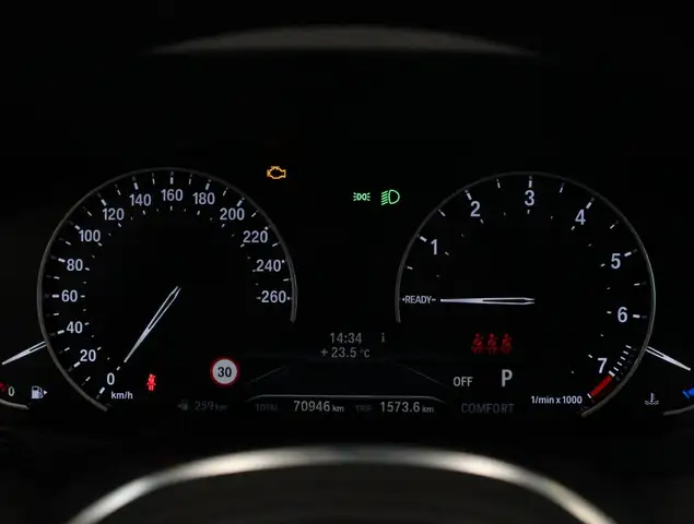 BMW 3 Series view 17