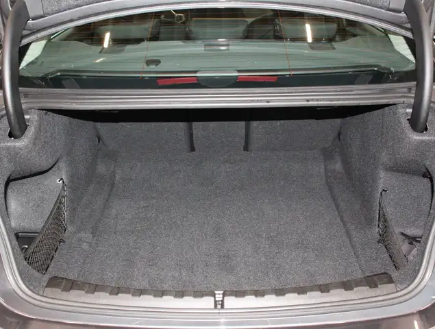 BMW 3 Series view 7